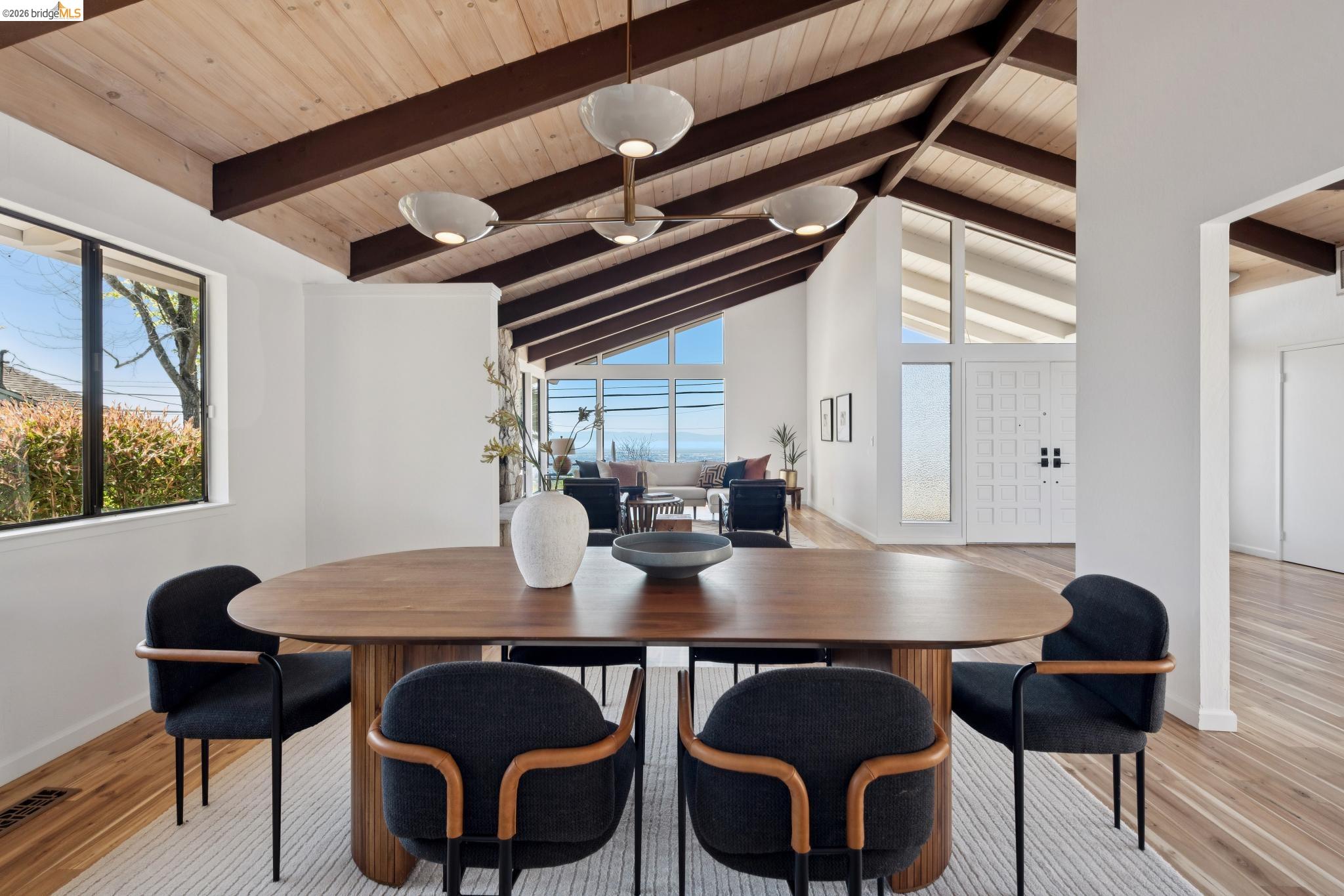 Detail Gallery Image 19 of 60 For 14300 Skyline Blvd, Oakland,  CA 94619 - 3 Beds | 2/1 Baths