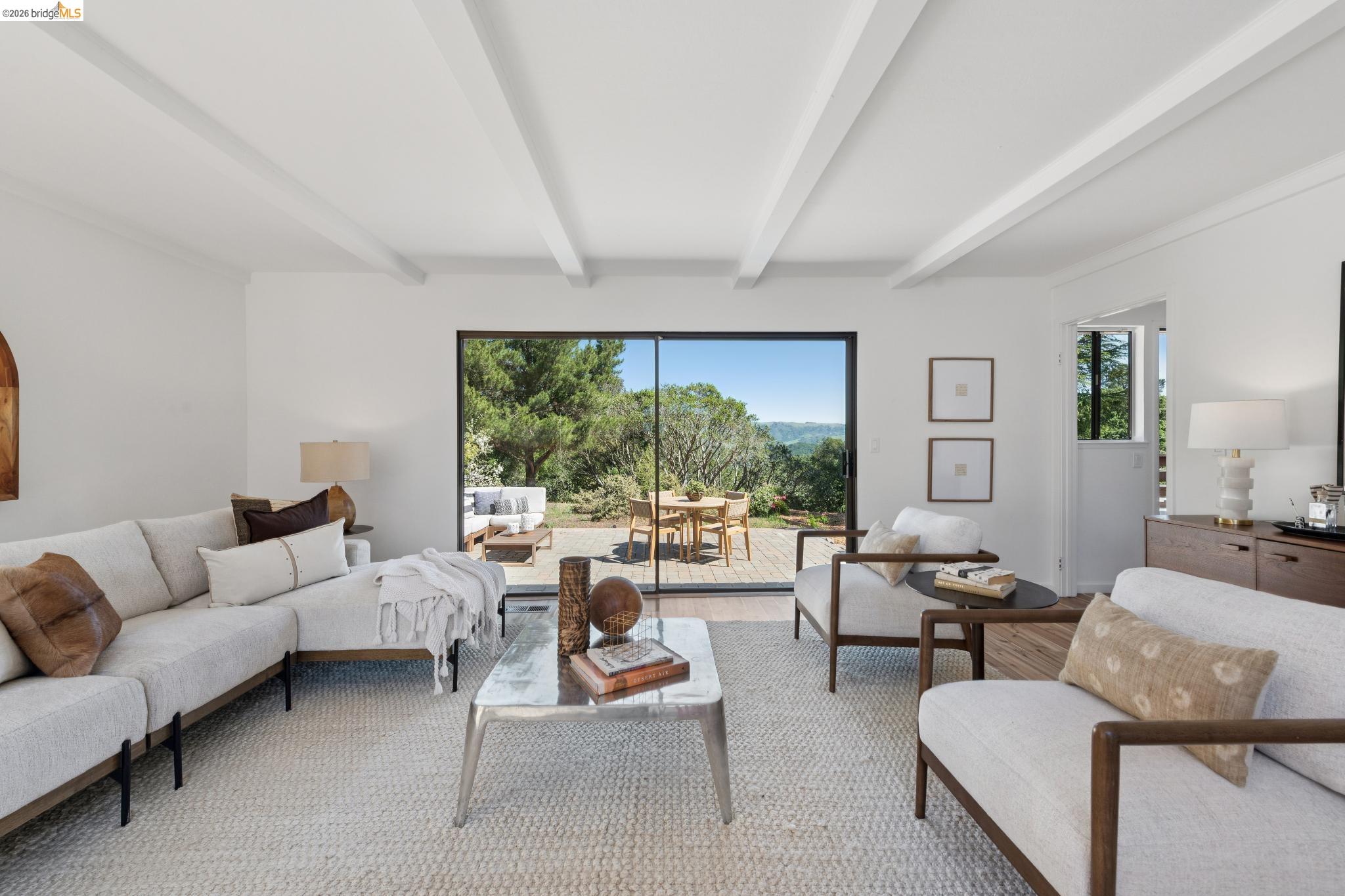 Detail Gallery Image 30 of 60 For 14300 Skyline Blvd, Oakland,  CA 94619 - 3 Beds | 2/1 Baths