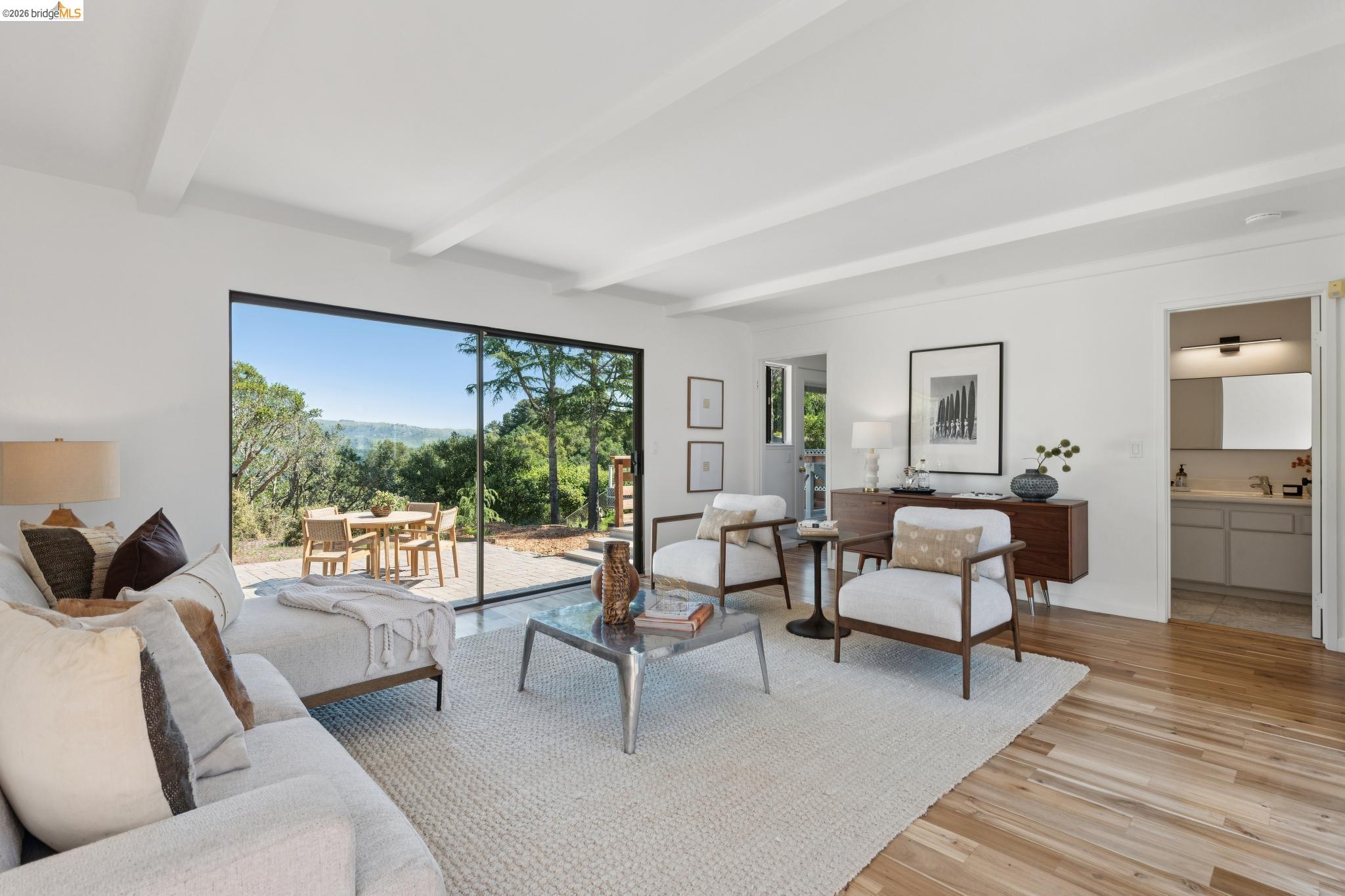 Detail Gallery Image 38 of 60 For 14300 Skyline Blvd, Oakland,  CA 94619 - 3 Beds | 2/1 Baths