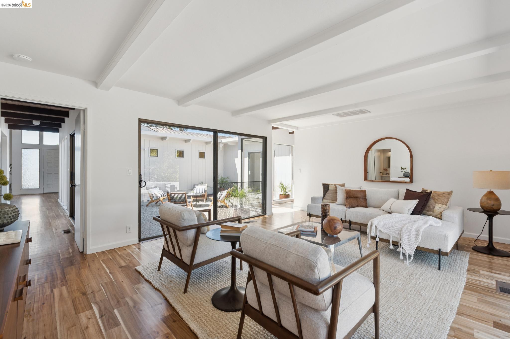 Detail Gallery Image 40 of 60 For 14300 Skyline Blvd, Oakland,  CA 94619 - 3 Beds | 2/1 Baths