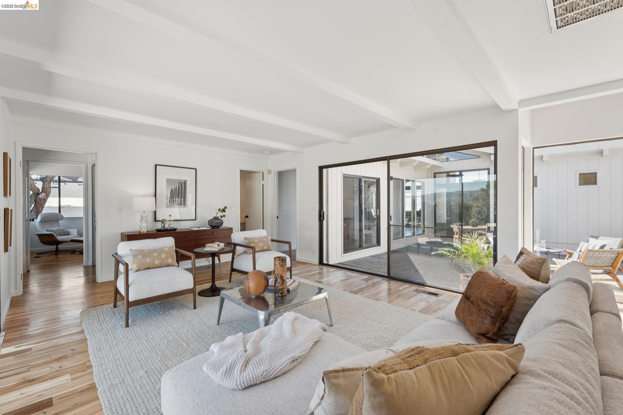 Detail Gallery Image 42 of 60 For 14300 Skyline Blvd, Oakland,  CA 94619 - 3 Beds | 2/1 Baths