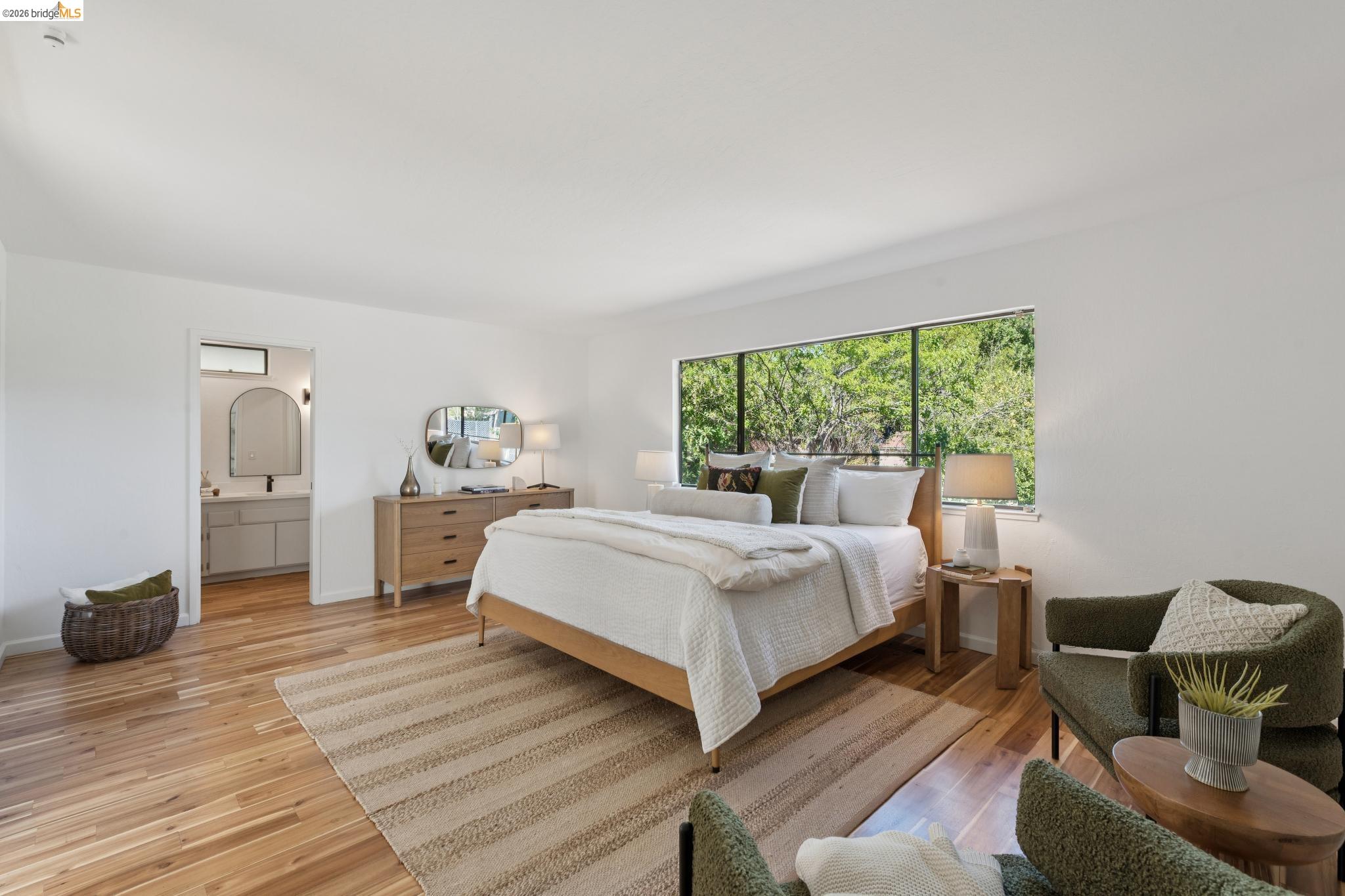 Detail Gallery Image 48 of 60 For 14300 Skyline Blvd, Oakland,  CA 94619 - 3 Beds | 2/1 Baths