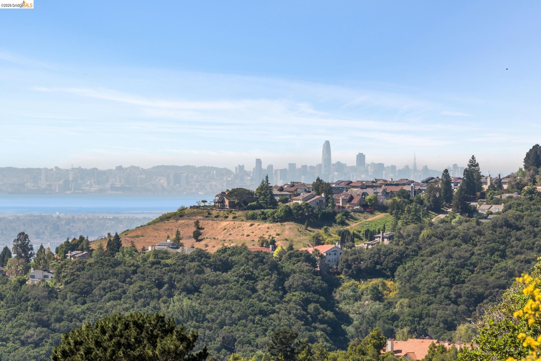 Detail Gallery Image 6 of 60 For 14300 Skyline Blvd, Oakland,  CA 94619 - 3 Beds | 2/1 Baths