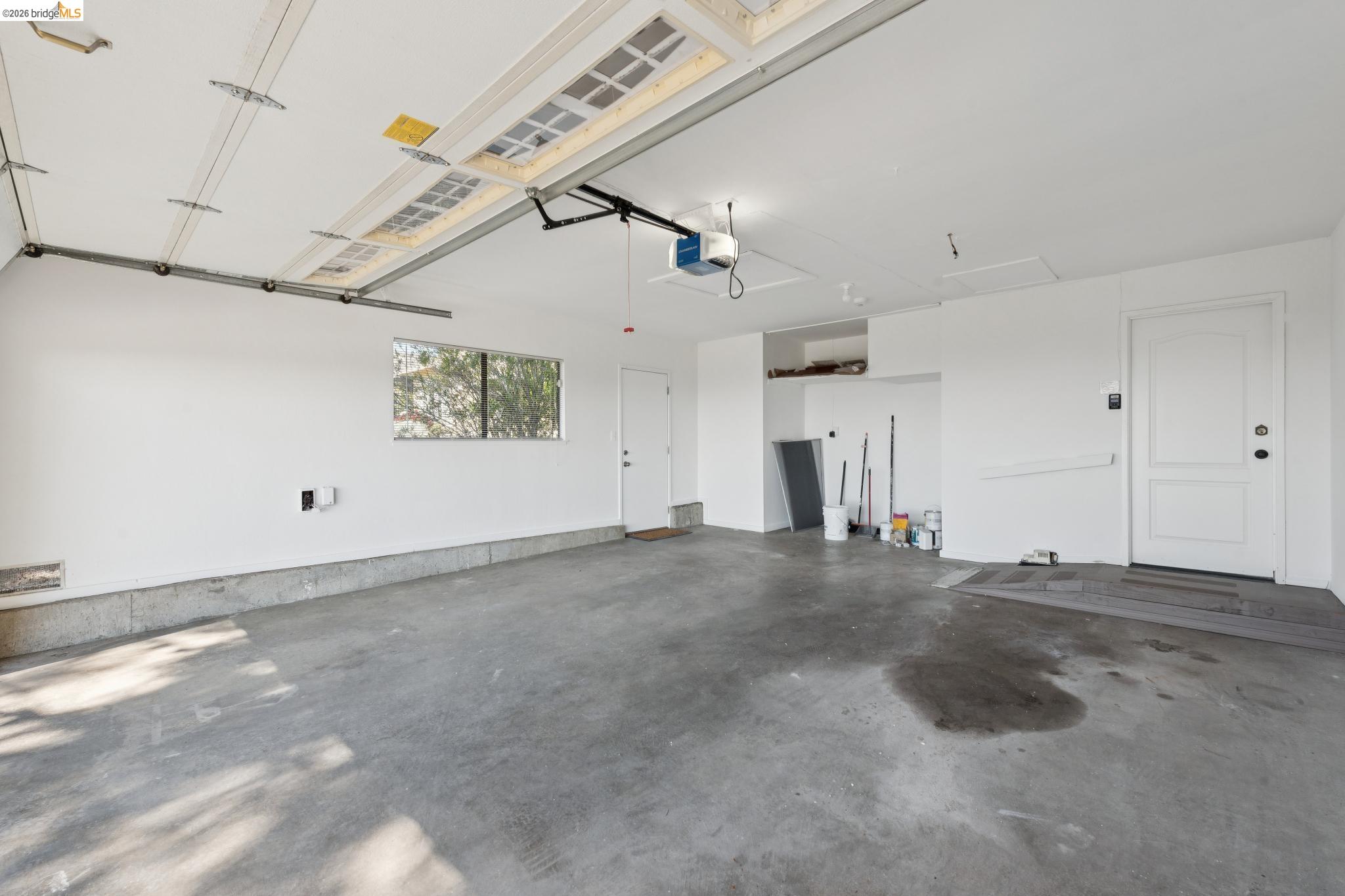 Detail Gallery Image 56 of 60 For 14300 Skyline Blvd, Oakland,  CA 94619 - 3 Beds | 2/1 Baths