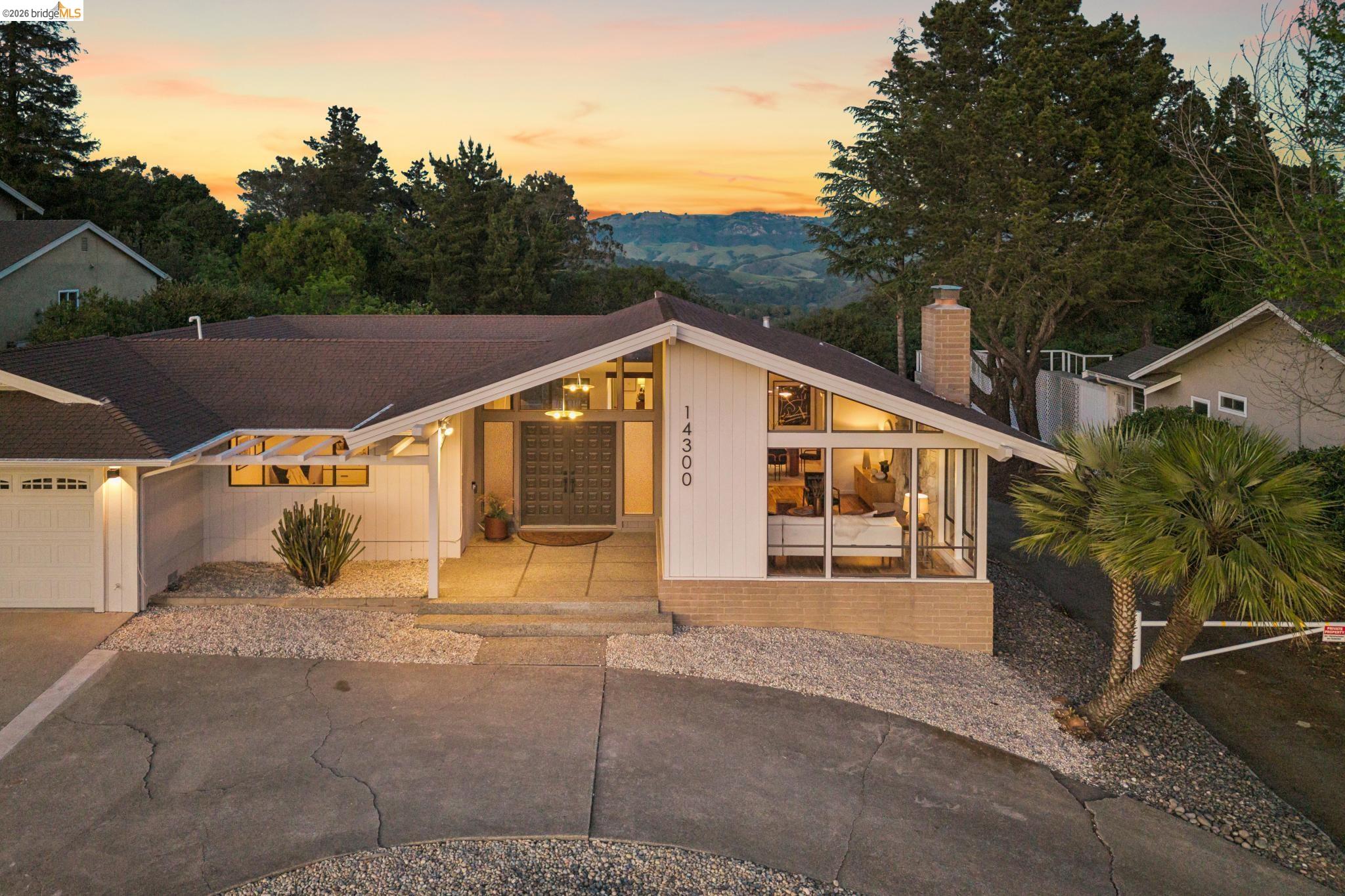 Detail Gallery Image 57 of 60 For 14300 Skyline Blvd, Oakland,  CA 94619 - 3 Beds | 2/1 Baths