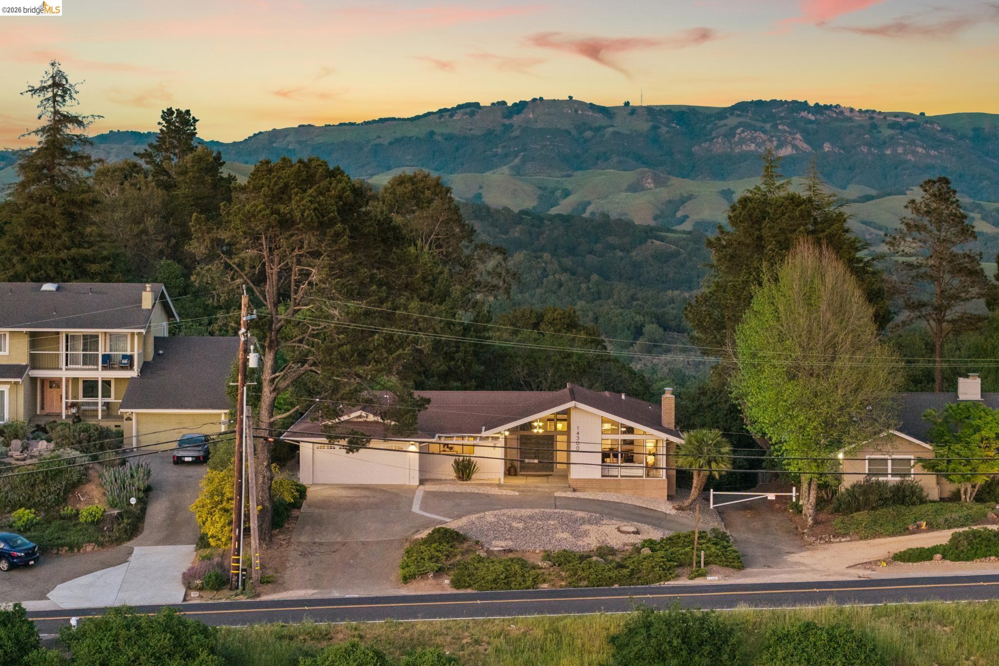 Detail Gallery Image 58 of 60 For 14300 Skyline Blvd, Oakland,  CA 94619 - 3 Beds | 2/1 Baths