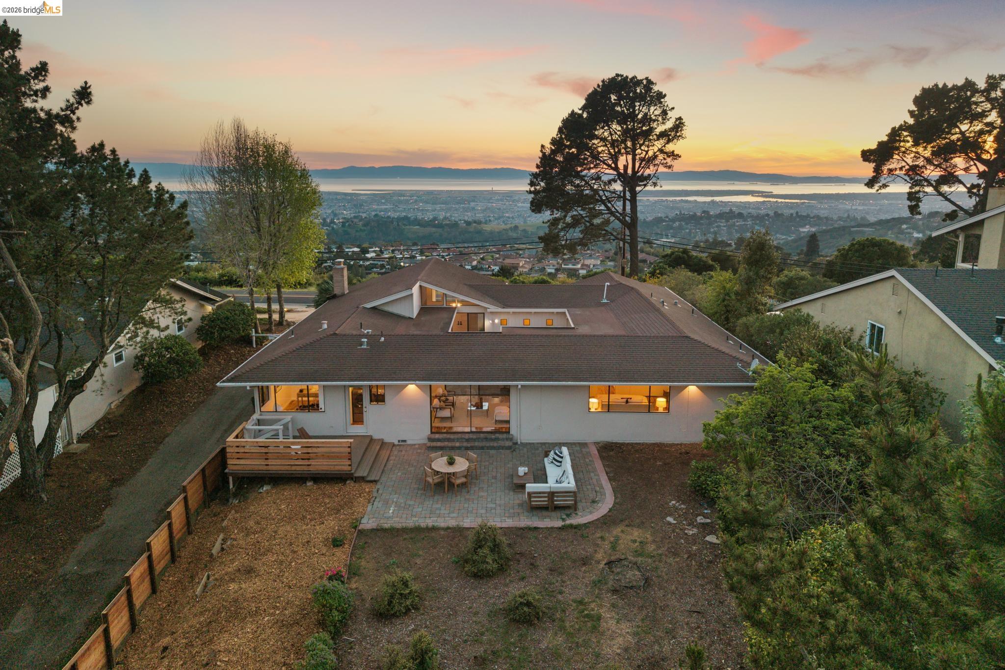 Detail Gallery Image 59 of 60 For 14300 Skyline Blvd, Oakland,  CA 94619 - 3 Beds | 2/1 Baths