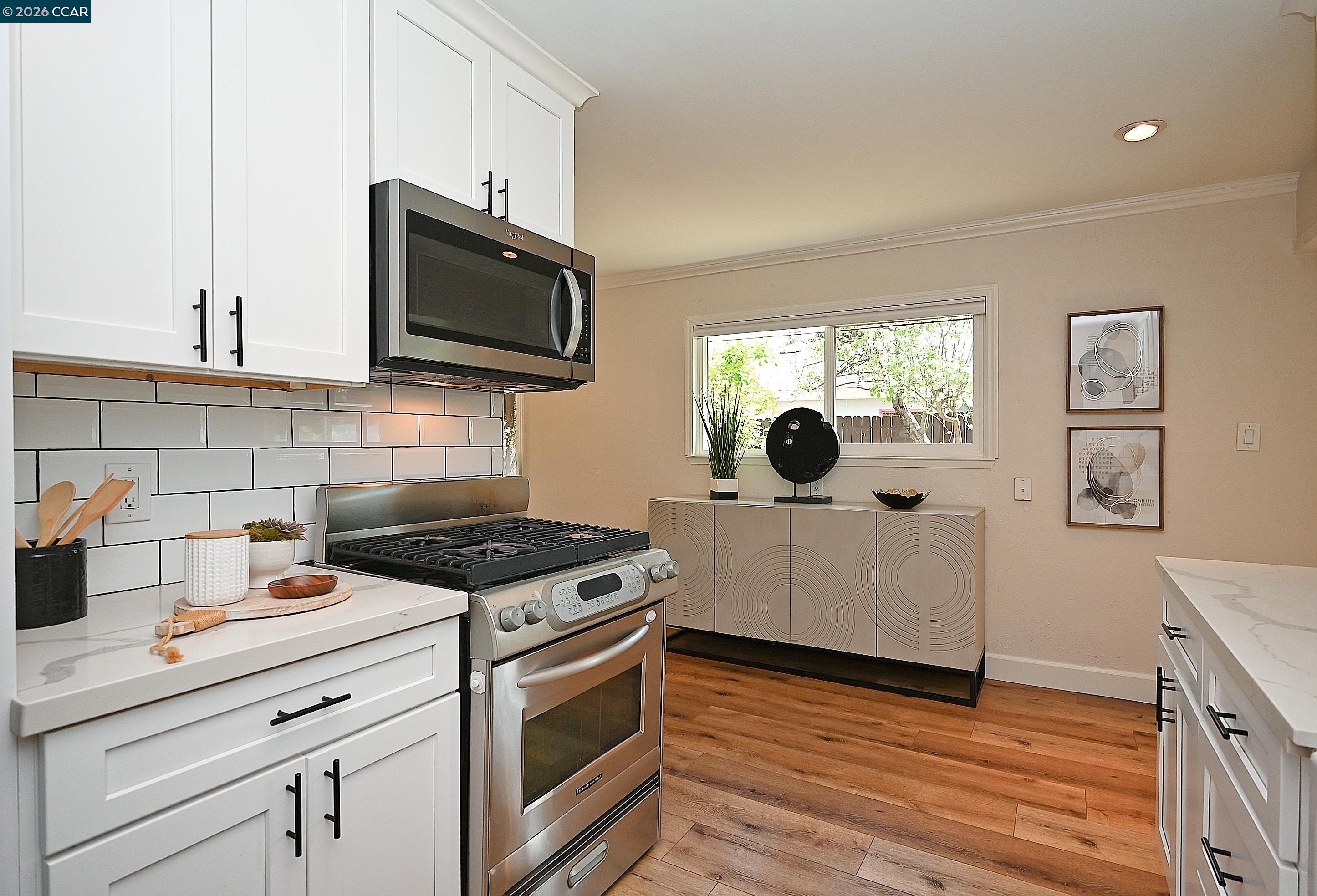 Detail Gallery Image 14 of 38 For 385 Maureen Ln, Pleasant Hill,  CA 94523 - 3 Beds | 2 Baths