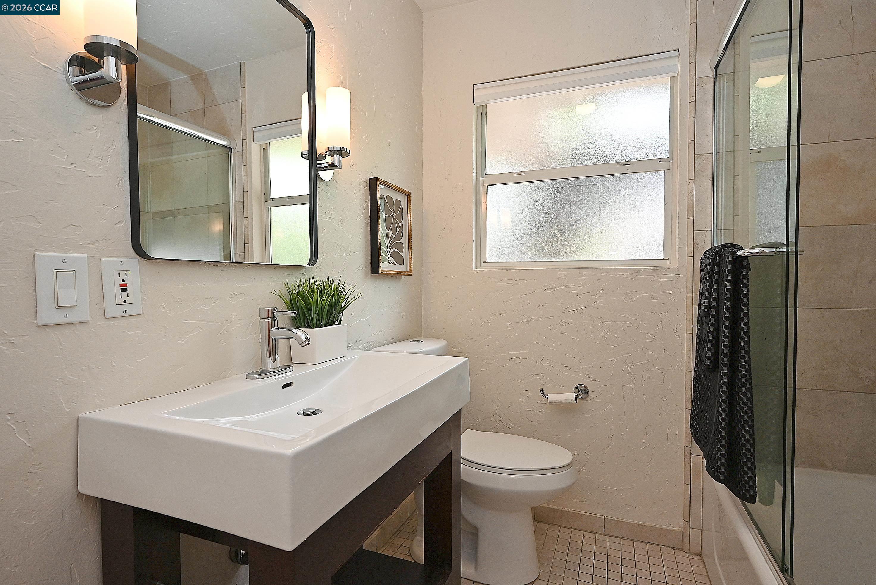 Detail Gallery Image 19 of 38 For 385 Maureen Ln, Pleasant Hill,  CA 94523 - 3 Beds | 2 Baths