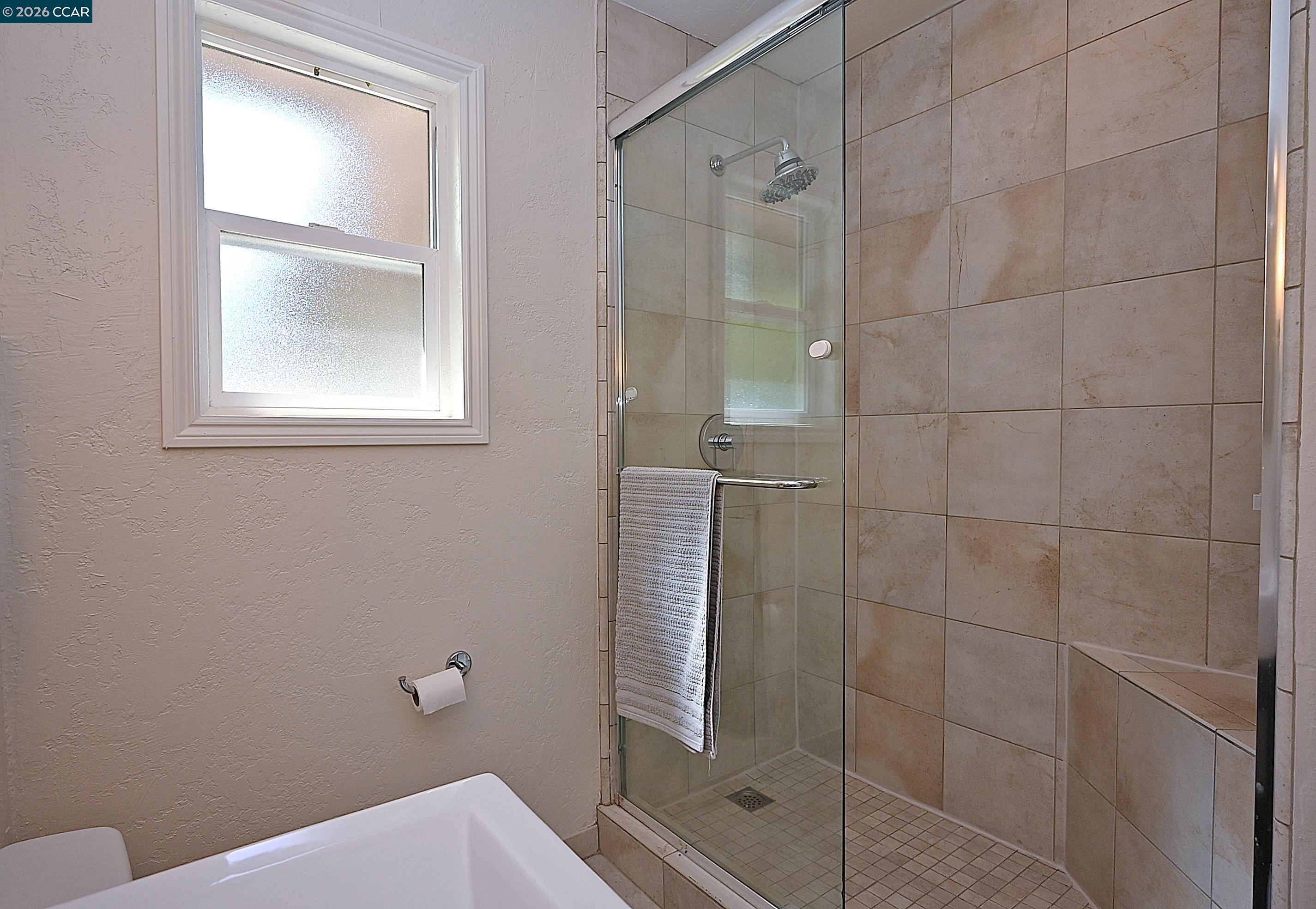 Detail Gallery Image 24 of 38 For 385 Maureen Ln, Pleasant Hill,  CA 94523 - 3 Beds | 2 Baths