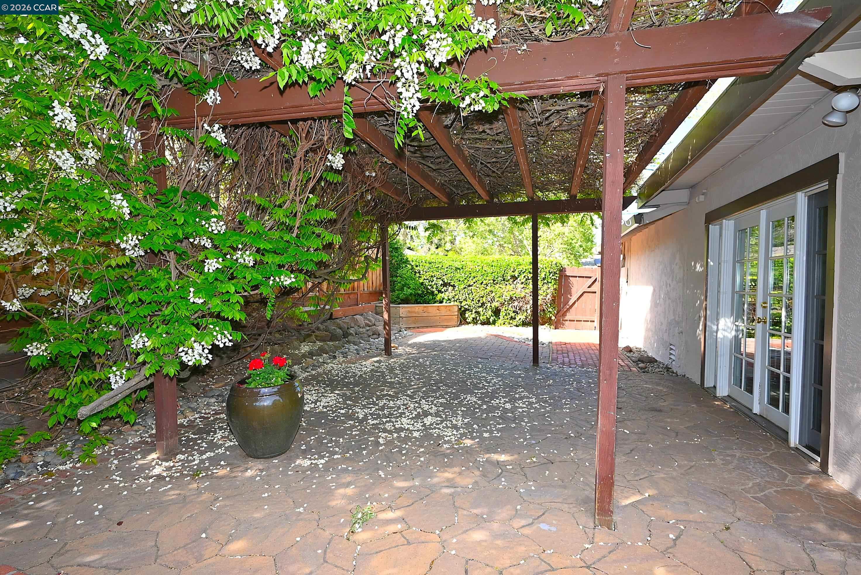 Detail Gallery Image 28 of 38 For 385 Maureen Ln, Pleasant Hill,  CA 94523 - 3 Beds | 2 Baths