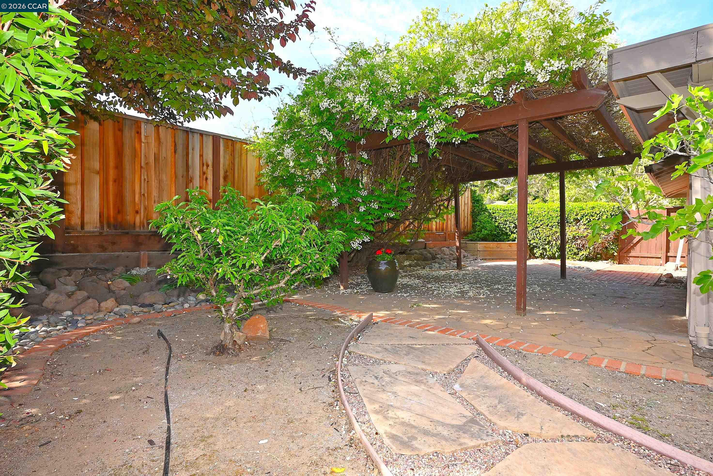 Detail Gallery Image 31 of 38 For 385 Maureen Ln, Pleasant Hill,  CA 94523 - 3 Beds | 2 Baths