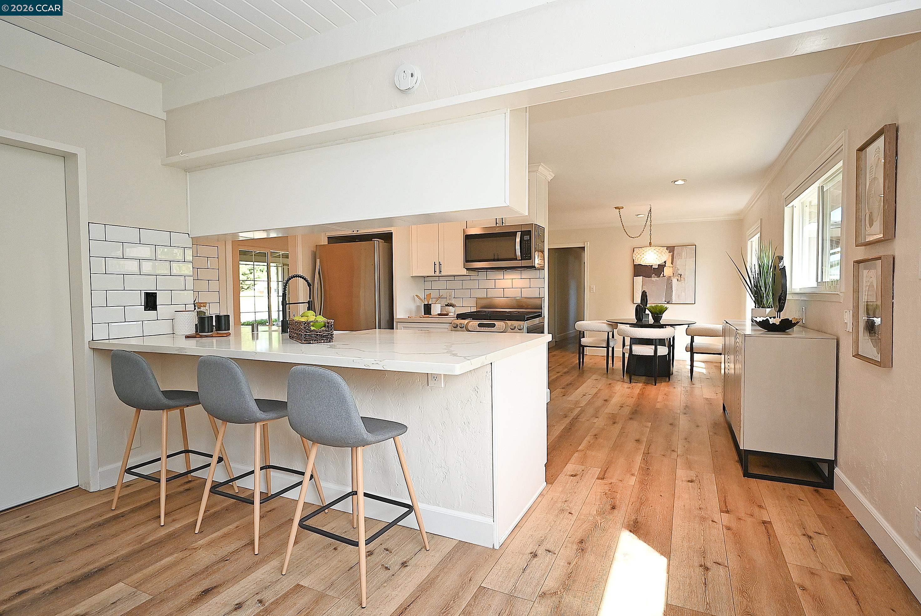 Detail Gallery Image 10 of 38 For 385 Maureen Ln, Pleasant Hill,  CA 94523 - 3 Beds | 2 Baths