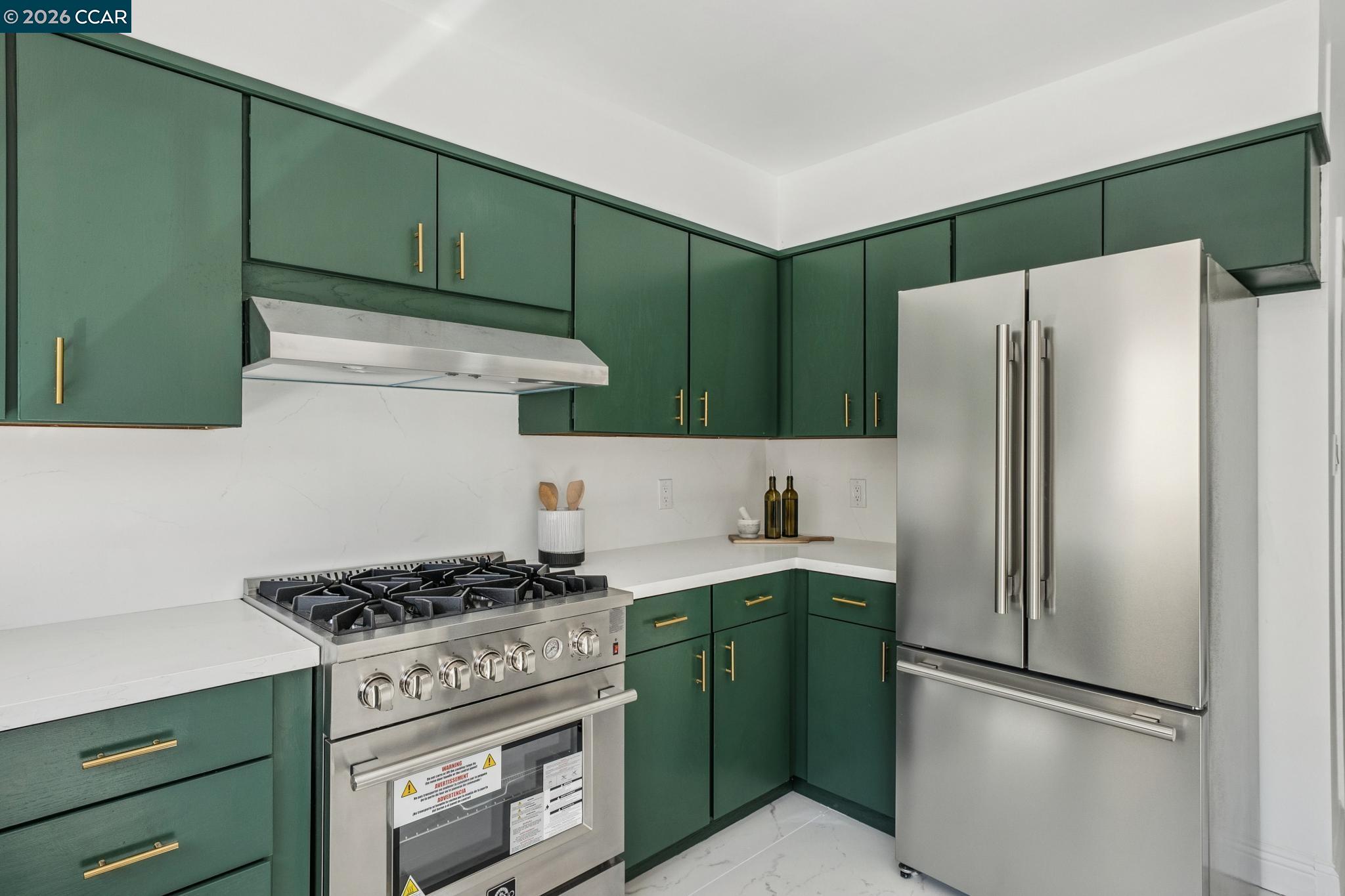 Detail Gallery Image 16 of 40 For 607 6th Ave, San Francisco,  CA 94118 - 3 Beds | 3 Baths