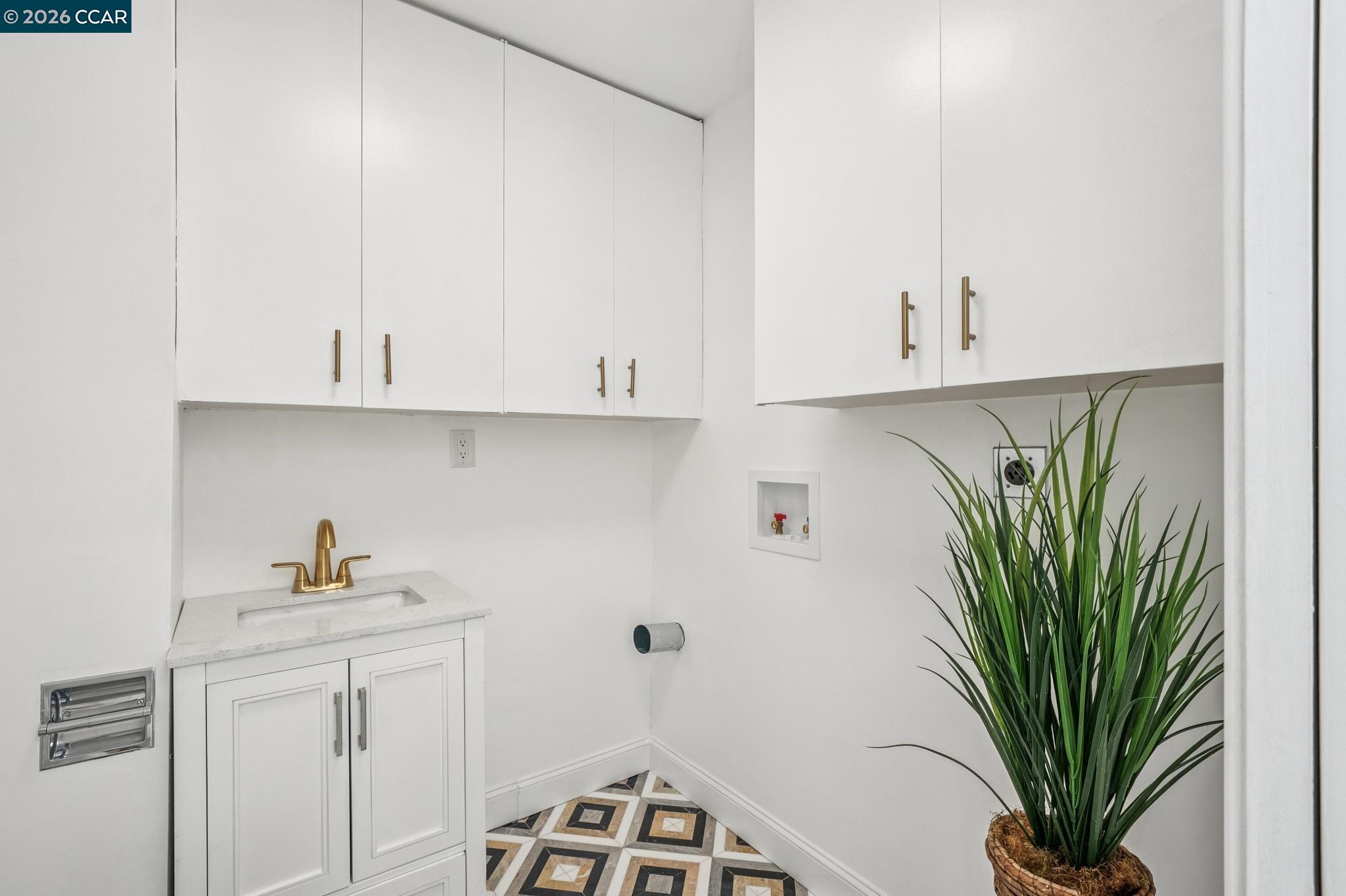 Detail Gallery Image 36 of 40 For 607 6th Ave, San Francisco,  CA 94118 - 3 Beds | 3 Baths