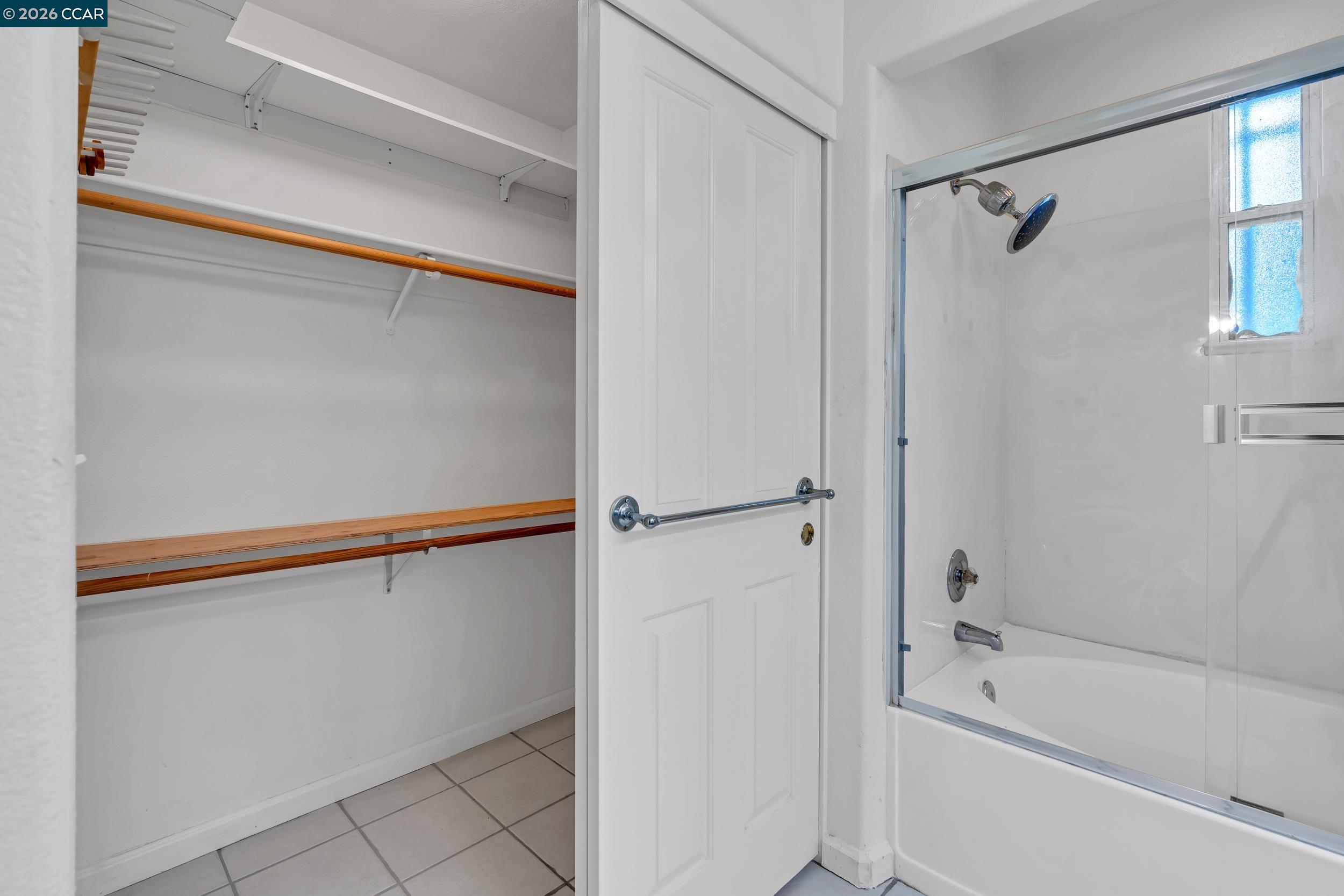 Detail Gallery Image 4 of 22 For 3735 Ignacio Cir, Stockton,  CA 95209 - 3 Beds | 2 Baths