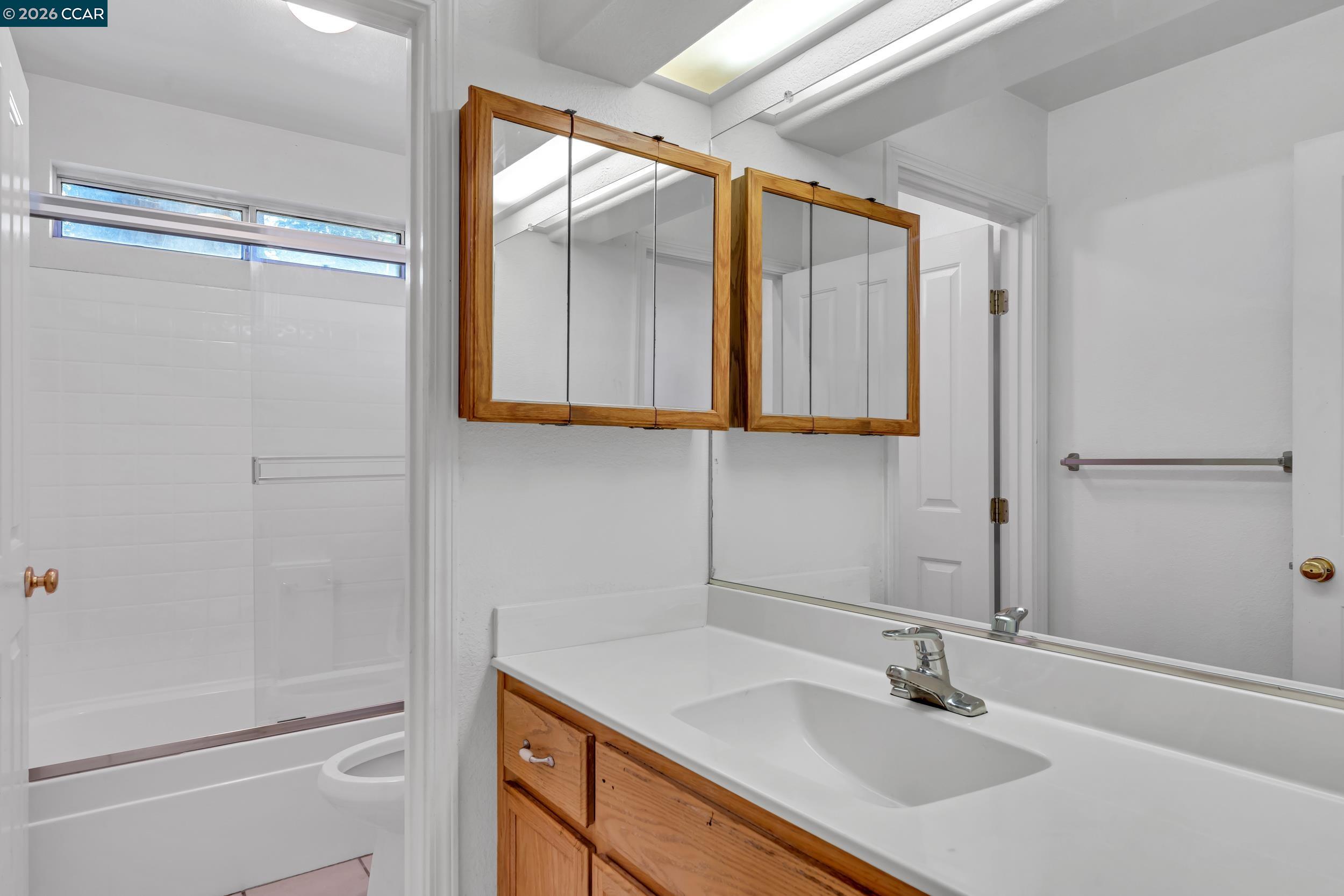 Detail Gallery Image 5 of 22 For 3735 Ignacio Cir, Stockton,  CA 95209 - 3 Beds | 2 Baths