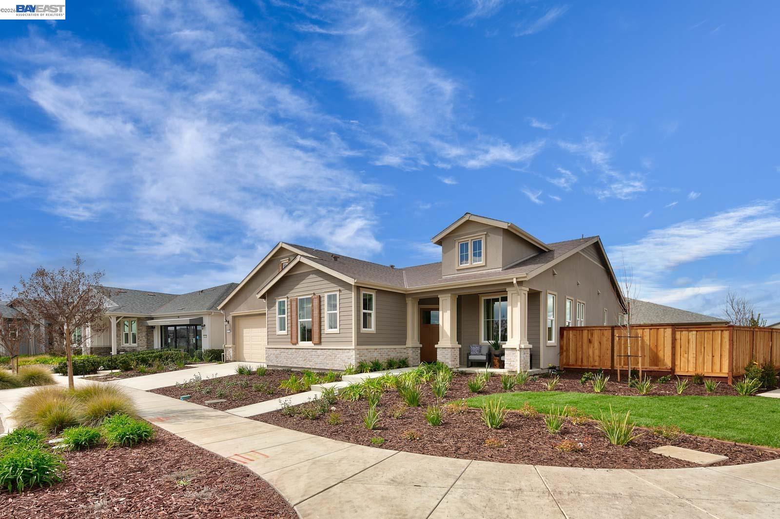 Detail Gallery Image 2 of 60 For 889 Conrad Street, Manteca,  CA 95336 - 2 Beds | 2/1 Baths