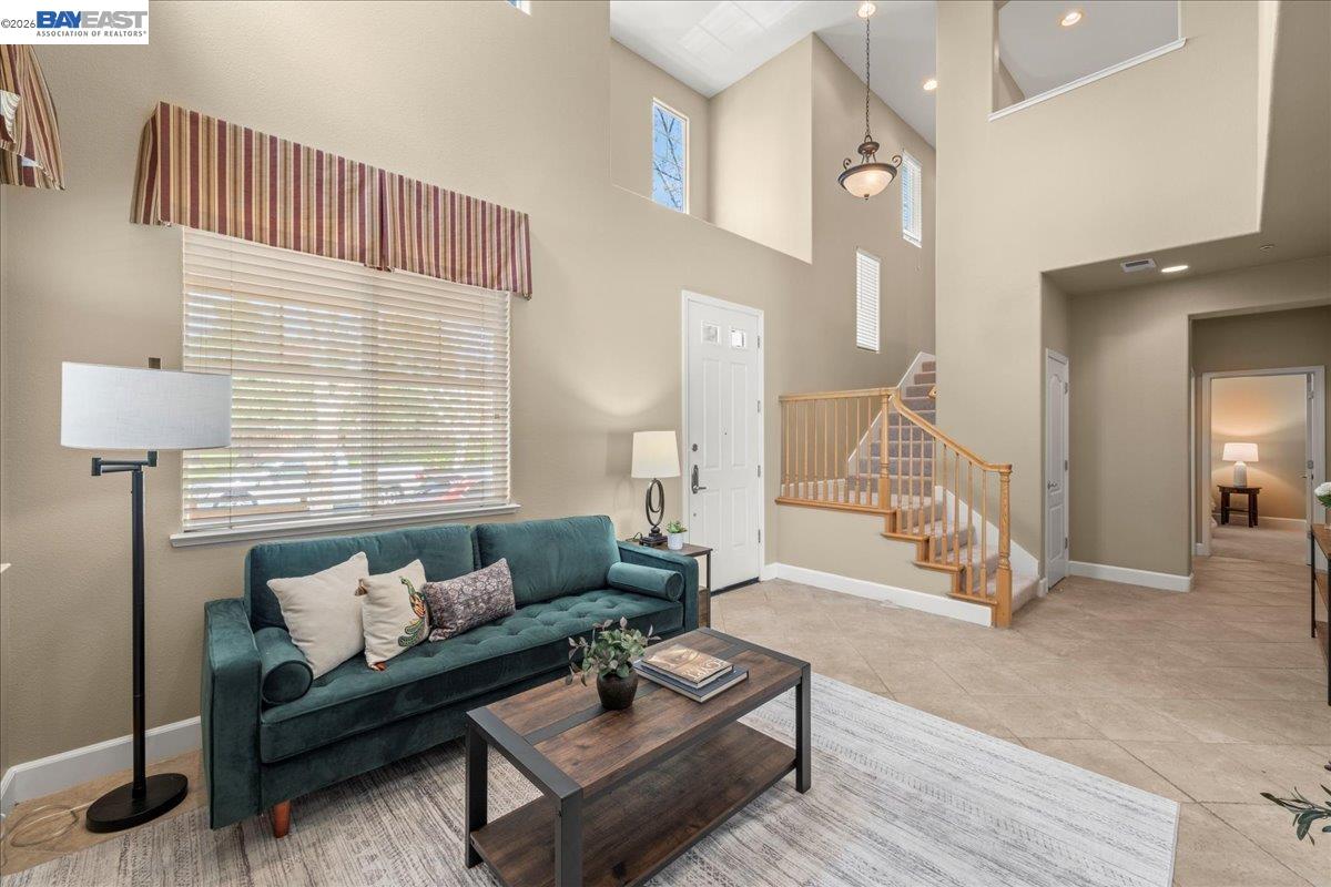 Detail Gallery Image 13 of 50 For 107 Limestone Cmn, Livermore,  CA 94550 - 3 Beds | 3 Baths