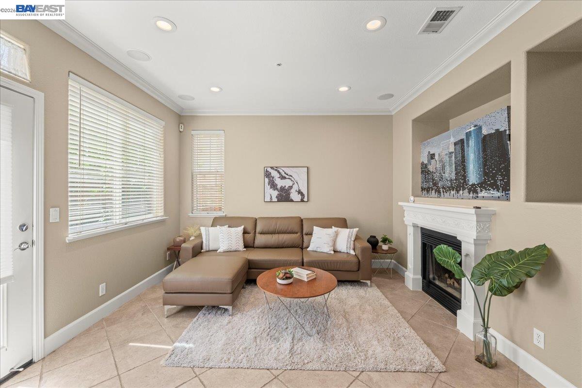 Detail Gallery Image 16 of 50 For 107 Limestone Cmn, Livermore,  CA 94550 - 3 Beds | 3 Baths