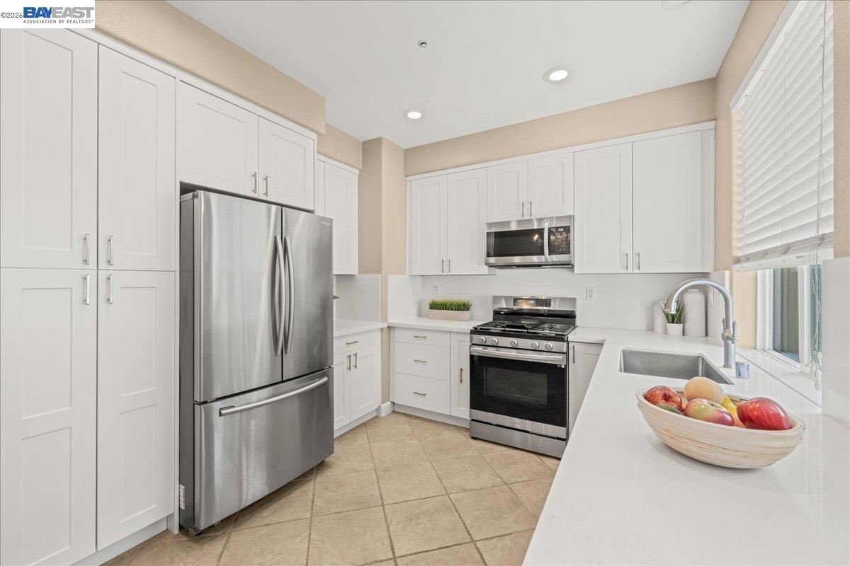 Detail Gallery Image 20 of 50 For 107 Limestone Cmn, Livermore,  CA 94550 - 3 Beds | 3 Baths