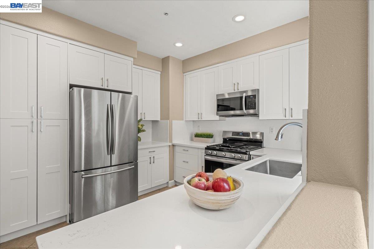 Detail Gallery Image 21 of 50 For 107 Limestone Cmn, Livermore,  CA 94550 - 3 Beds | 3 Baths