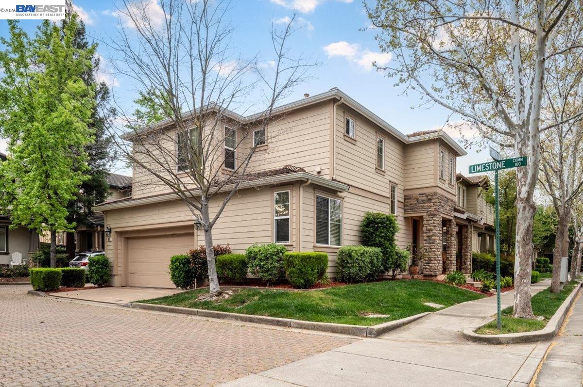 Detail Gallery Image 4 of 50 For 107 Limestone Cmn, Livermore,  CA 94550 - 3 Beds | 3 Baths