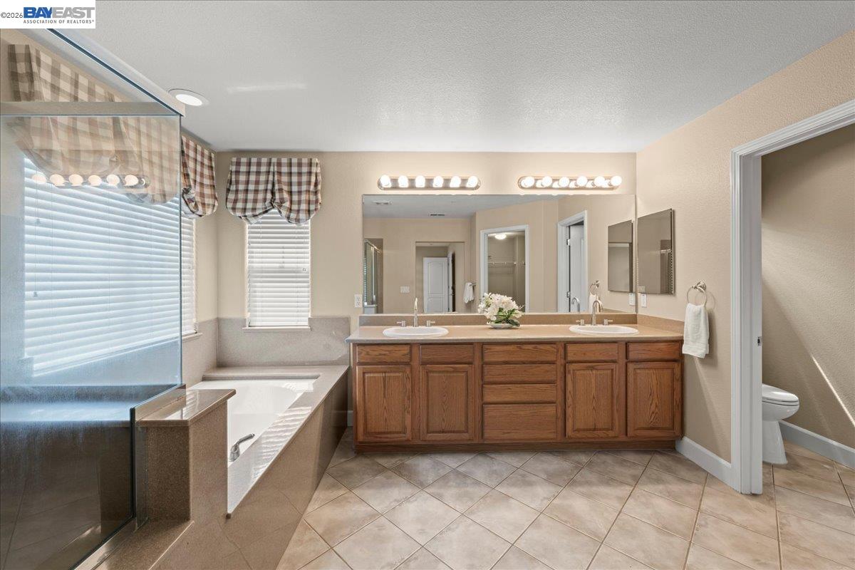 Detail Gallery Image 34 of 50 For 107 Limestone Cmn, Livermore,  CA 94550 - 3 Beds | 3 Baths