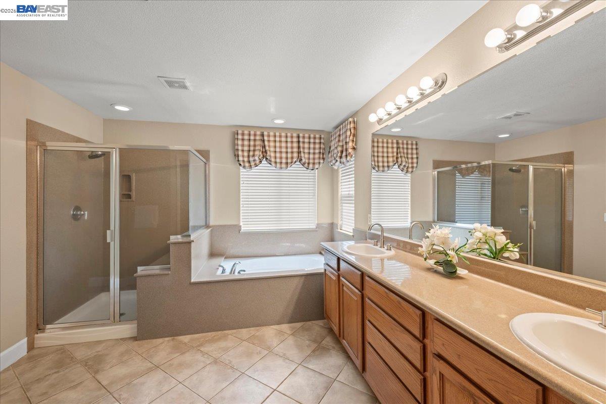 Detail Gallery Image 37 of 50 For 107 Limestone Cmn, Livermore,  CA 94550 - 3 Beds | 3 Baths