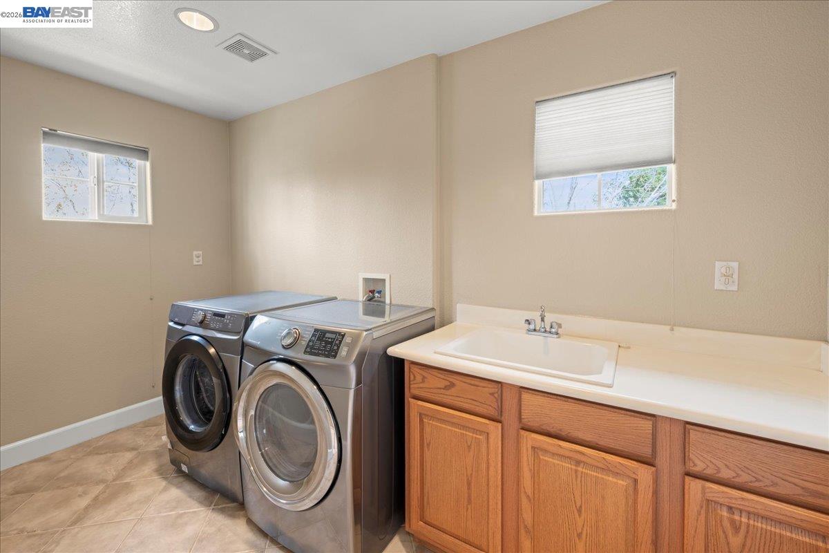 Detail Gallery Image 43 of 50 For 107 Limestone Cmn, Livermore,  CA 94550 - 3 Beds | 3 Baths