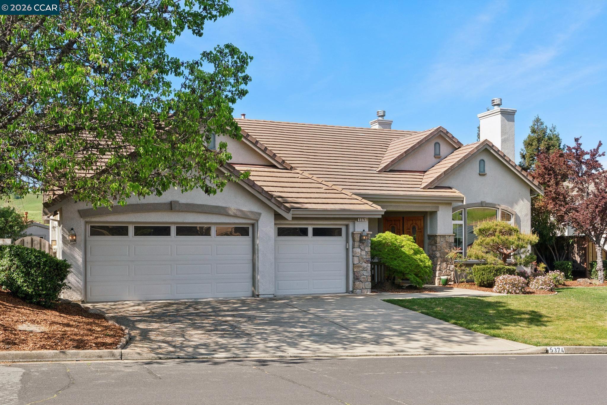 Detail Gallery Image 3 of 51 For 5374 Fernbank Dr, Concord,  CA 94521 - 4 Beds | 2 Baths