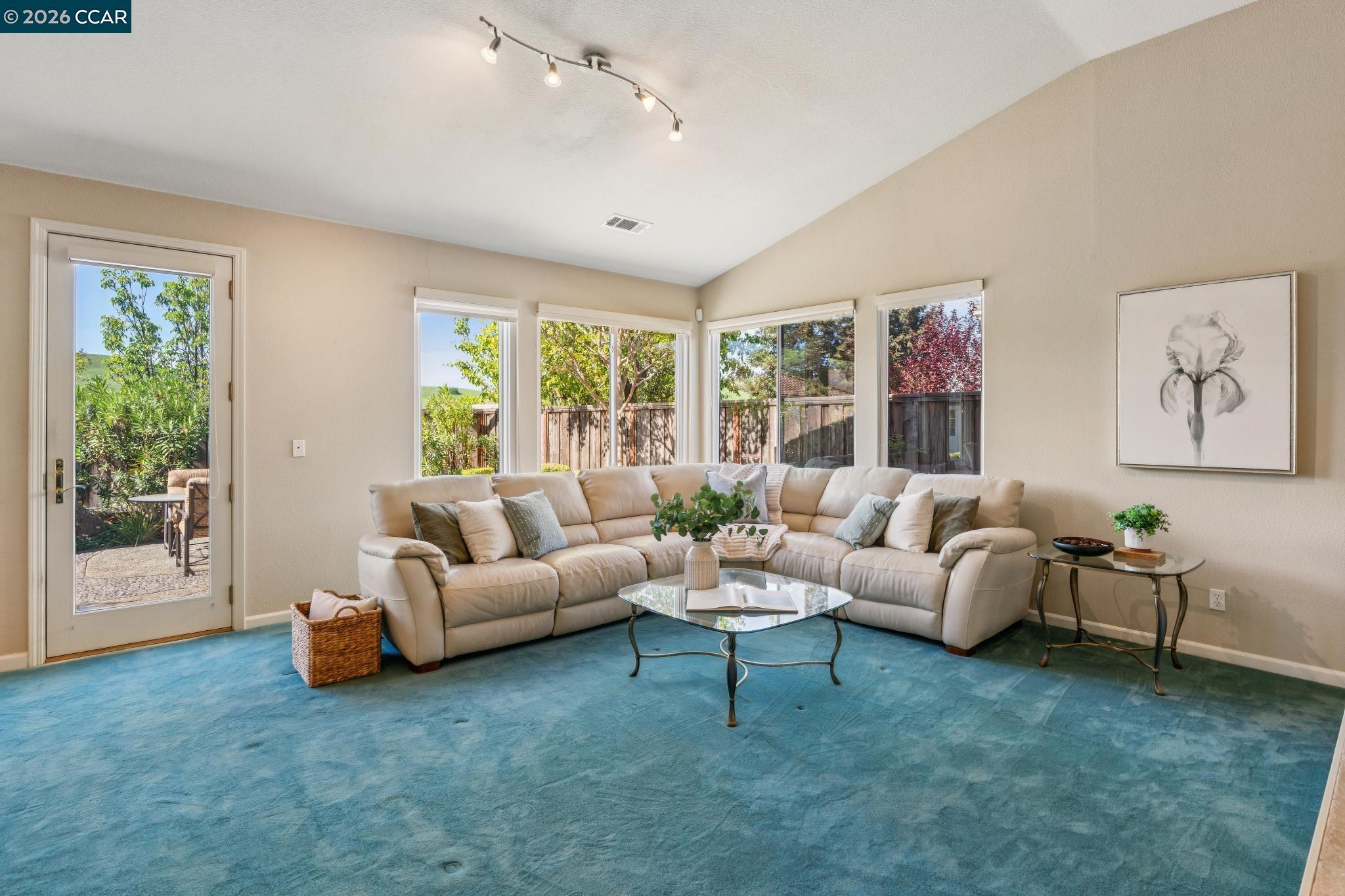 Detail Gallery Image 25 of 51 For 5374 Fernbank Dr, Concord,  CA 94521 - 4 Beds | 2 Baths