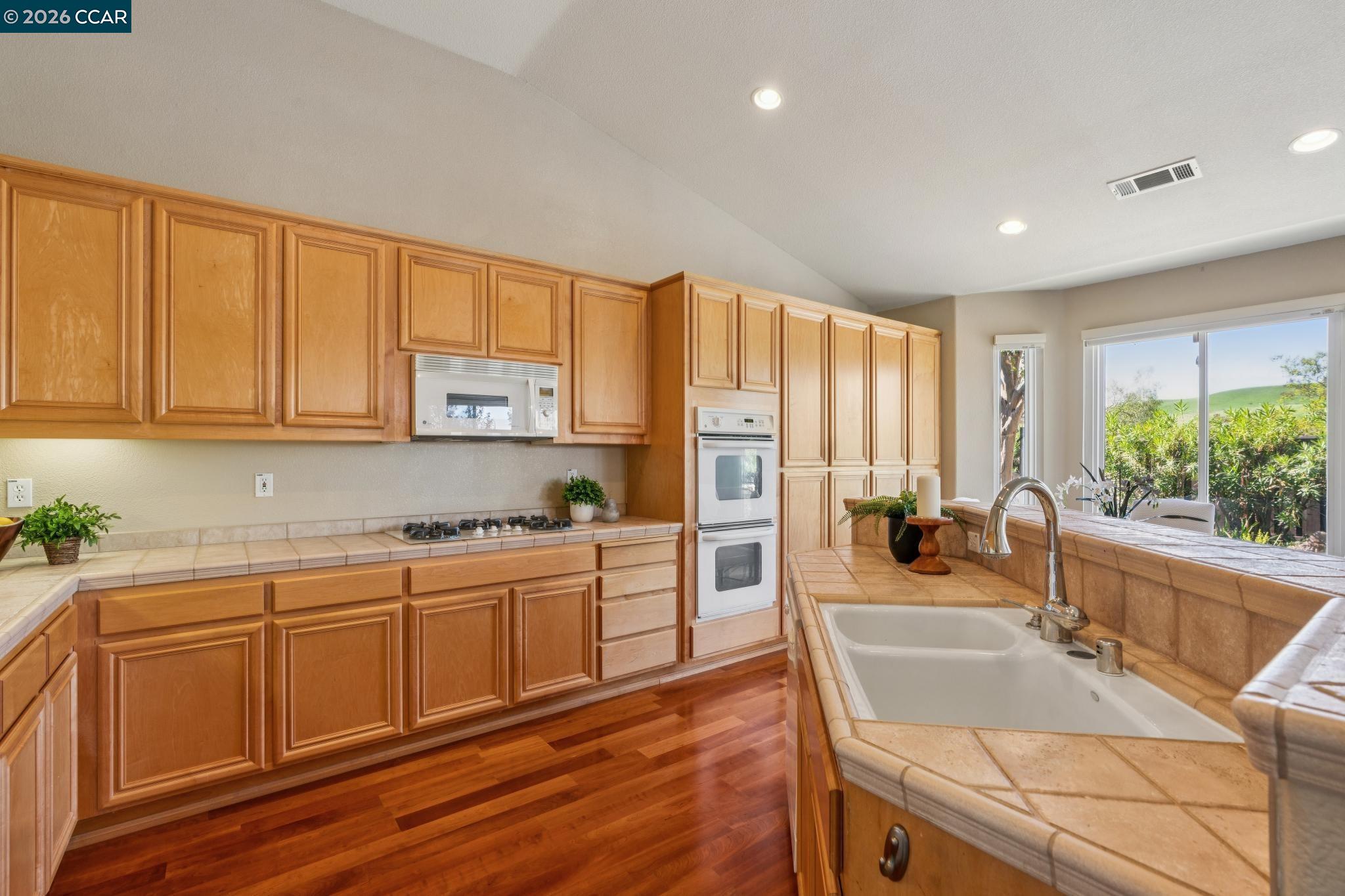 Detail Gallery Image 29 of 51 For 5374 Fernbank Dr, Concord,  CA 94521 - 4 Beds | 2 Baths