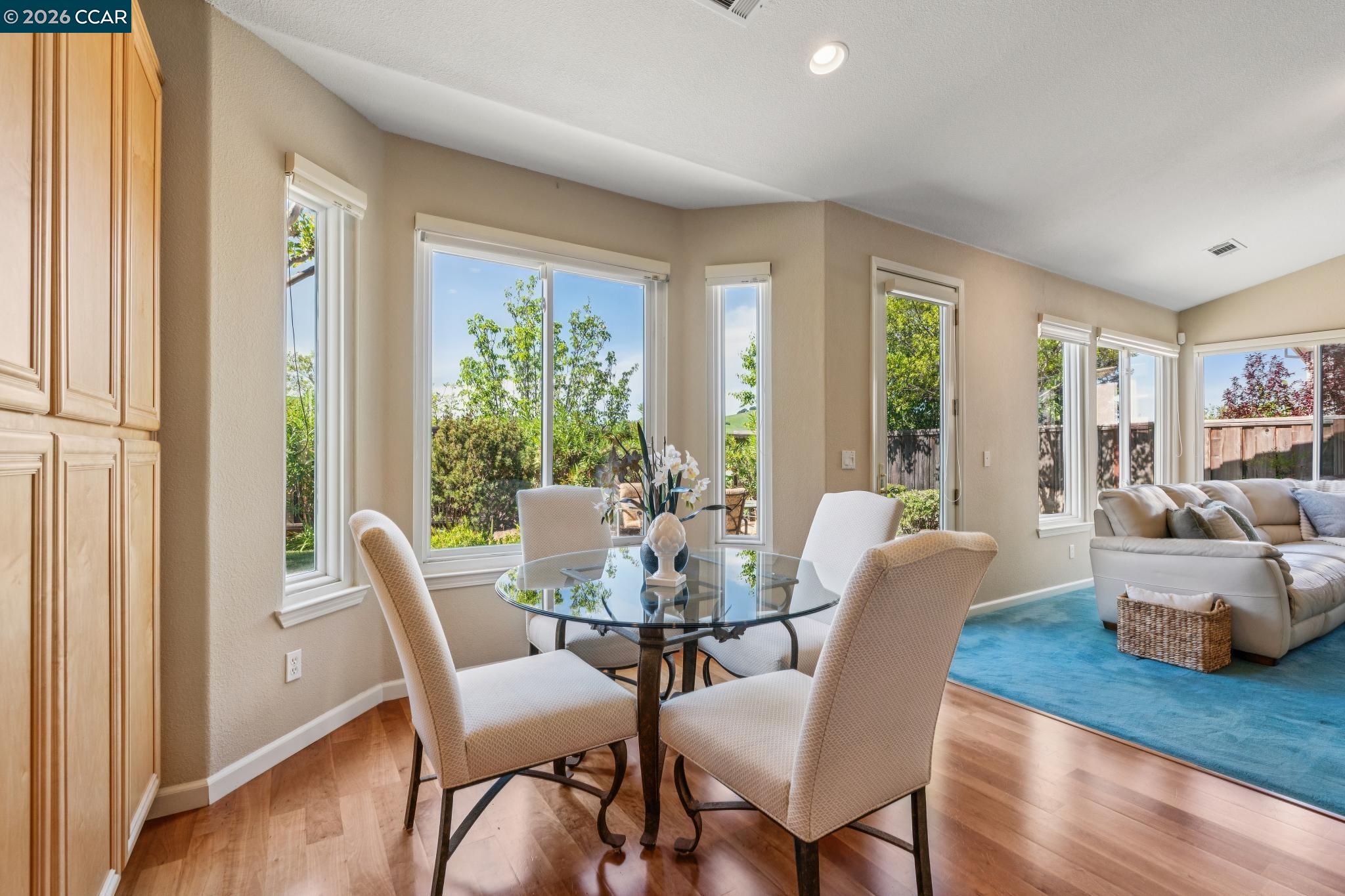 Detail Gallery Image 32 of 51 For 5374 Fernbank Dr, Concord,  CA 94521 - 4 Beds | 2 Baths