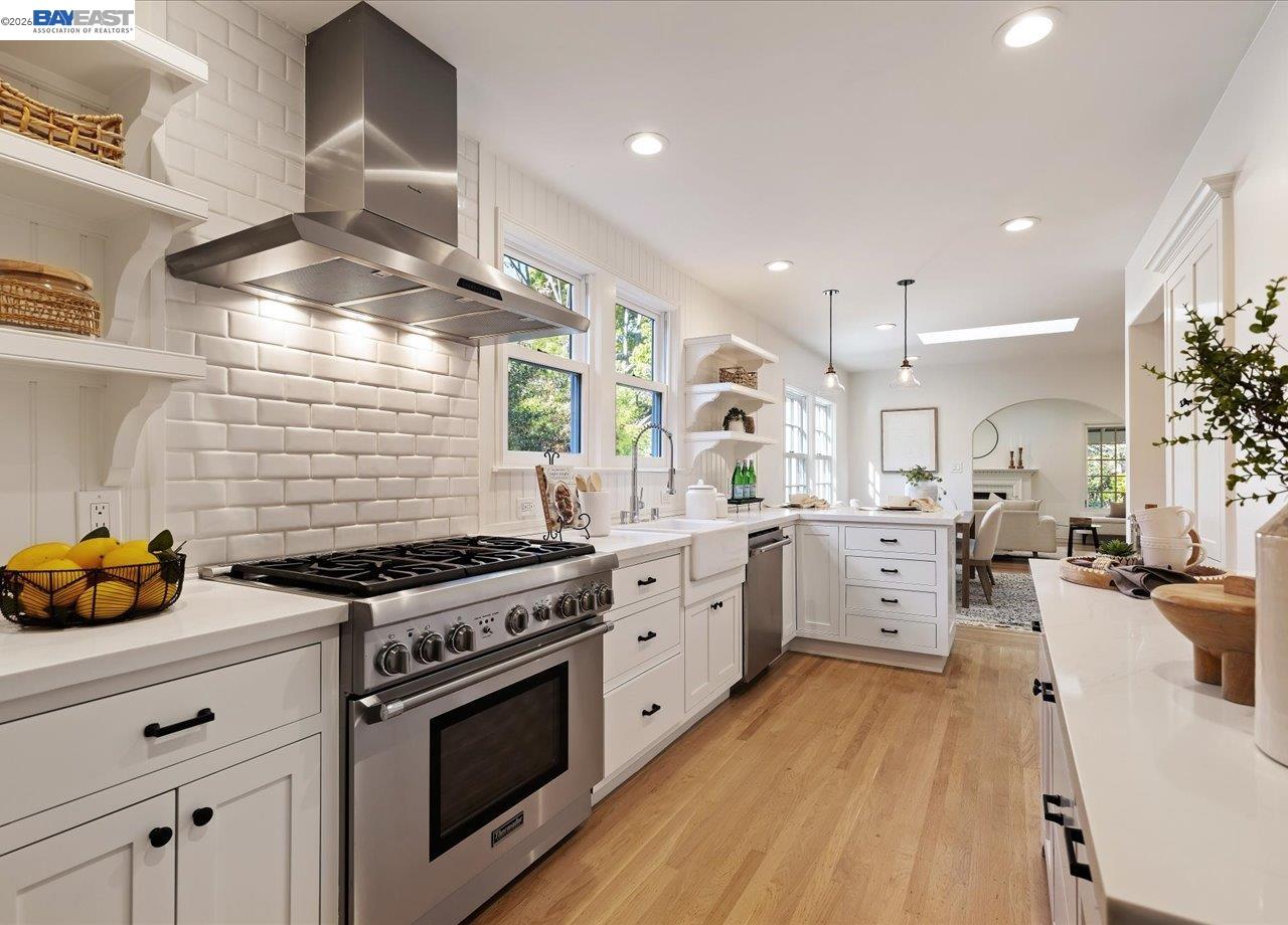 Detail Gallery Image 18 of 58 For 1731 Mountain Blvd, Oakland,  CA 94611 - 3 Beds | 2 Baths