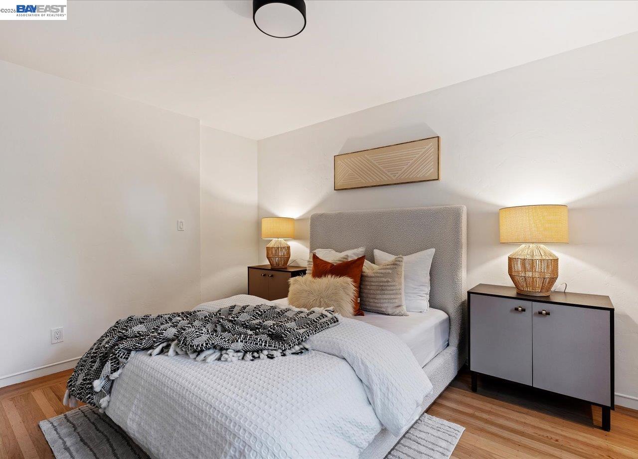 Detail Gallery Image 25 of 58 For 1731 Mountain Blvd, Oakland,  CA 94611 - 3 Beds | 2 Baths