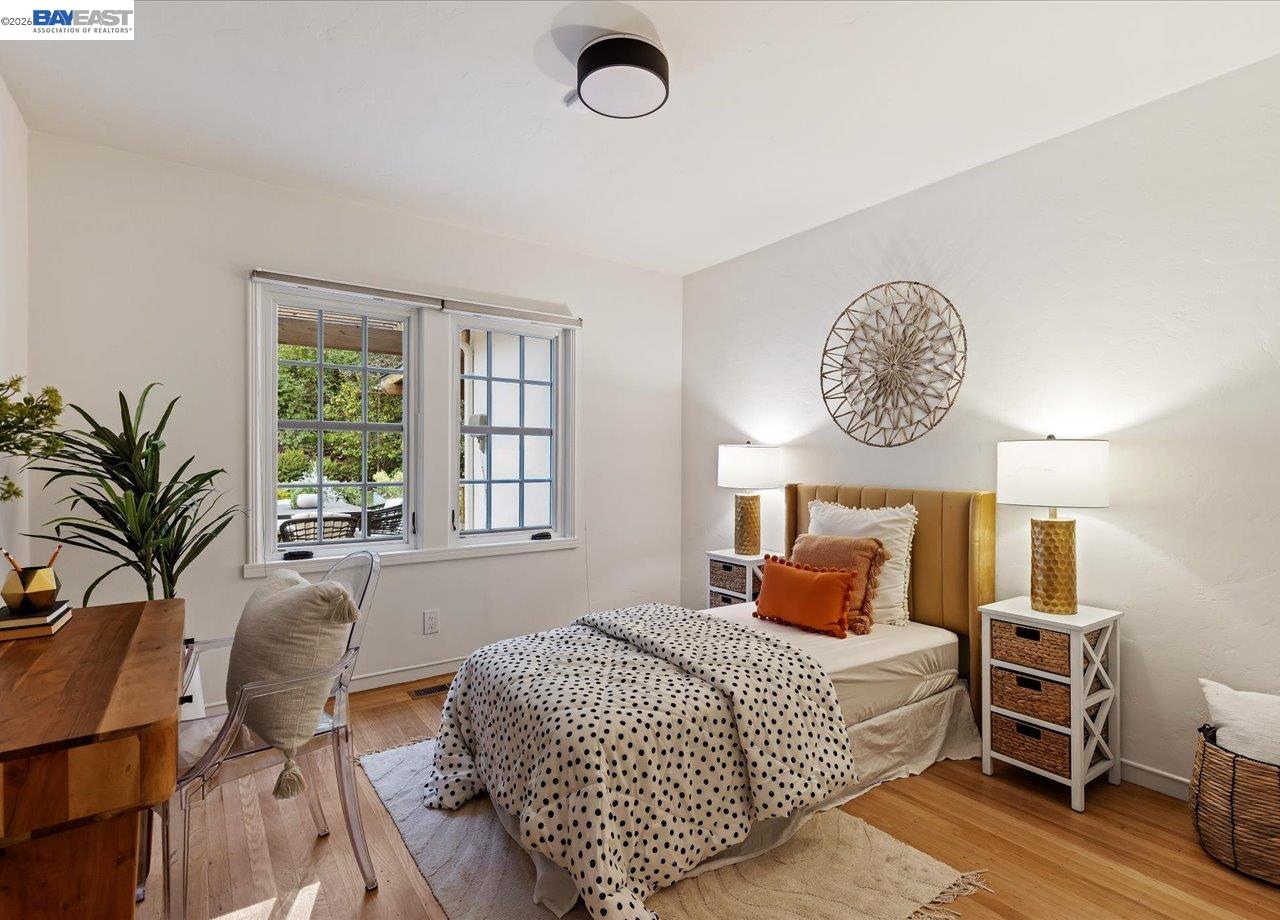 Detail Gallery Image 29 of 58 For 1731 Mountain Blvd, Oakland,  CA 94611 - 3 Beds | 2 Baths