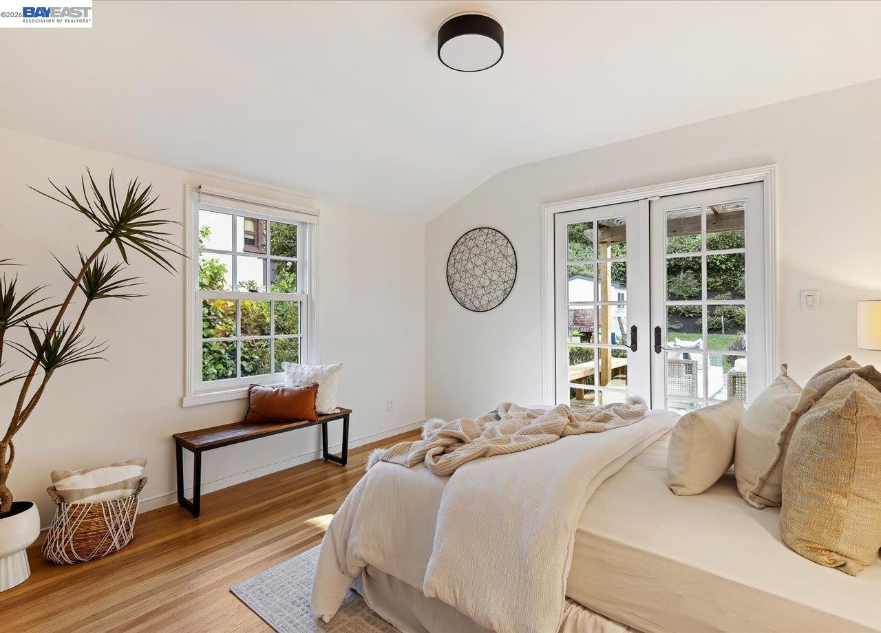 Detail Gallery Image 32 of 58 For 1731 Mountain Blvd, Oakland,  CA 94611 - 3 Beds | 2 Baths