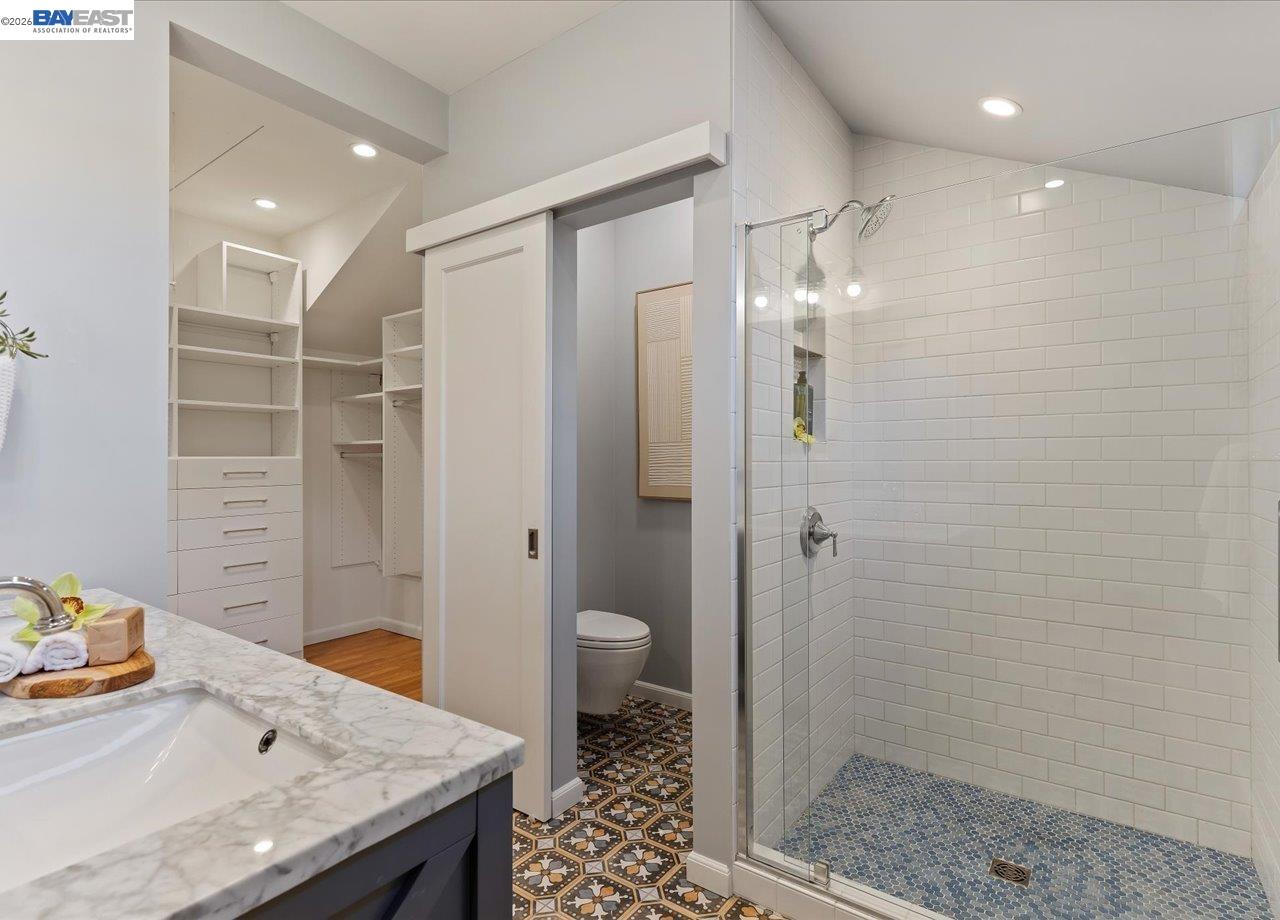 Detail Gallery Image 35 of 58 For 1731 Mountain Blvd, Oakland,  CA 94611 - 3 Beds | 2 Baths