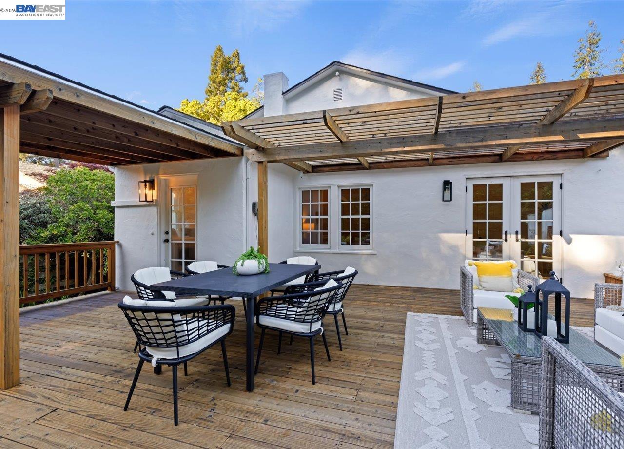 Detail Gallery Image 41 of 58 For 1731 Mountain Blvd, Oakland,  CA 94611 - 3 Beds | 2 Baths