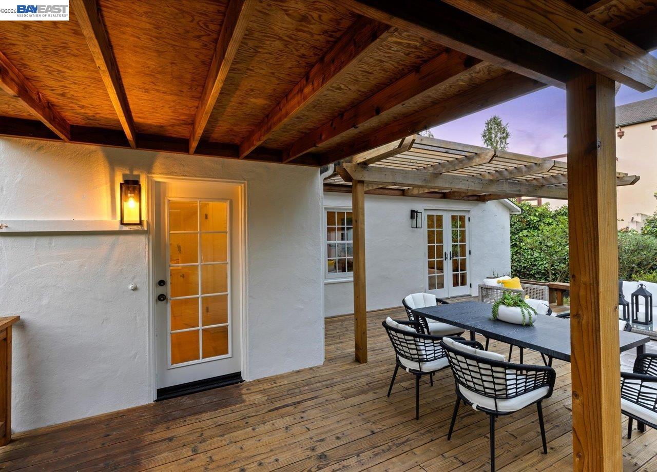 Detail Gallery Image 47 of 58 For 1731 Mountain Blvd, Oakland,  CA 94611 - 3 Beds | 2 Baths