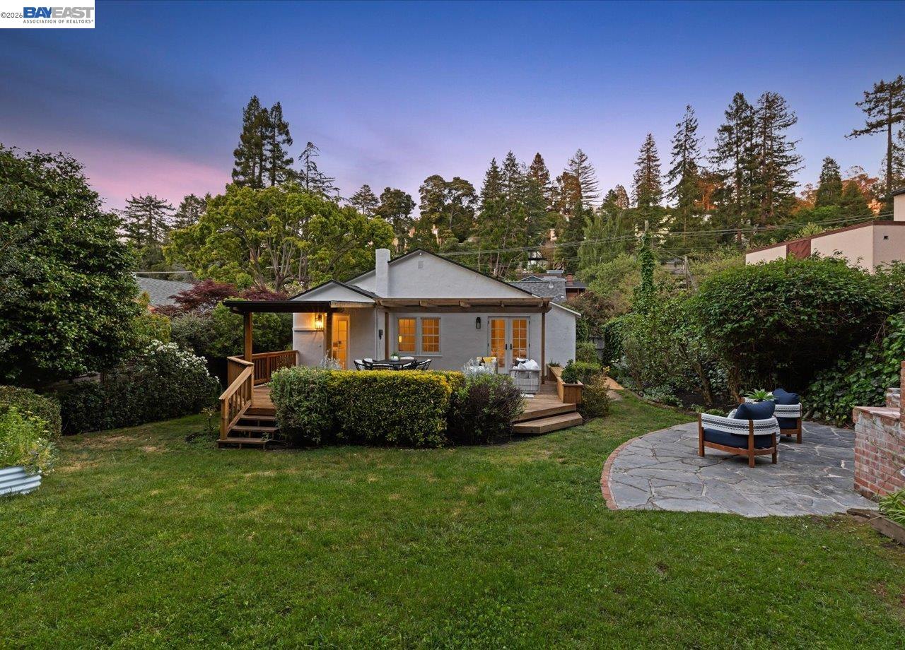 Detail Gallery Image 48 of 58 For 1731 Mountain Blvd, Oakland,  CA 94611 - 3 Beds | 2 Baths