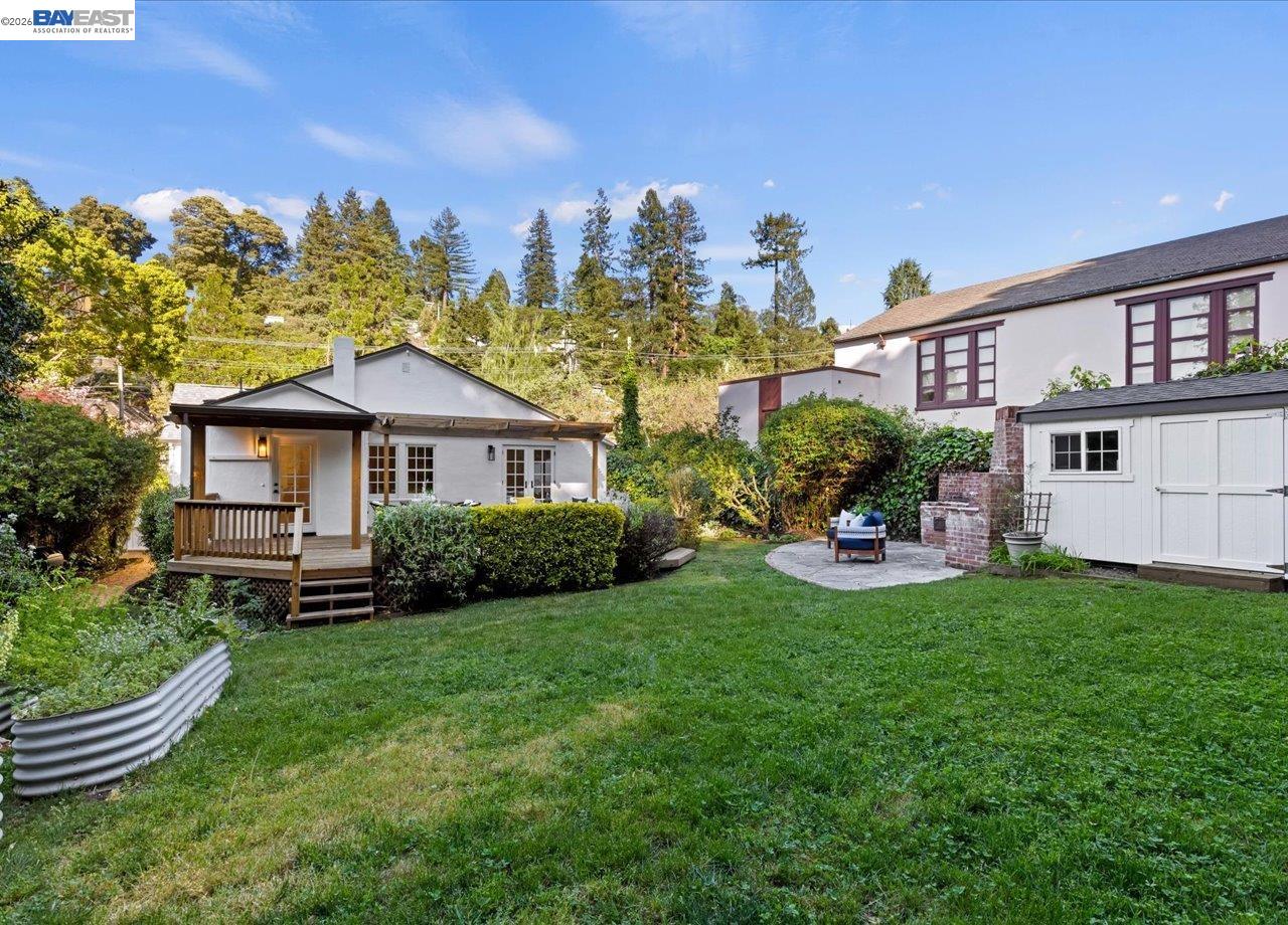 Detail Gallery Image 49 of 58 For 1731 Mountain Blvd, Oakland,  CA 94611 - 3 Beds | 2 Baths