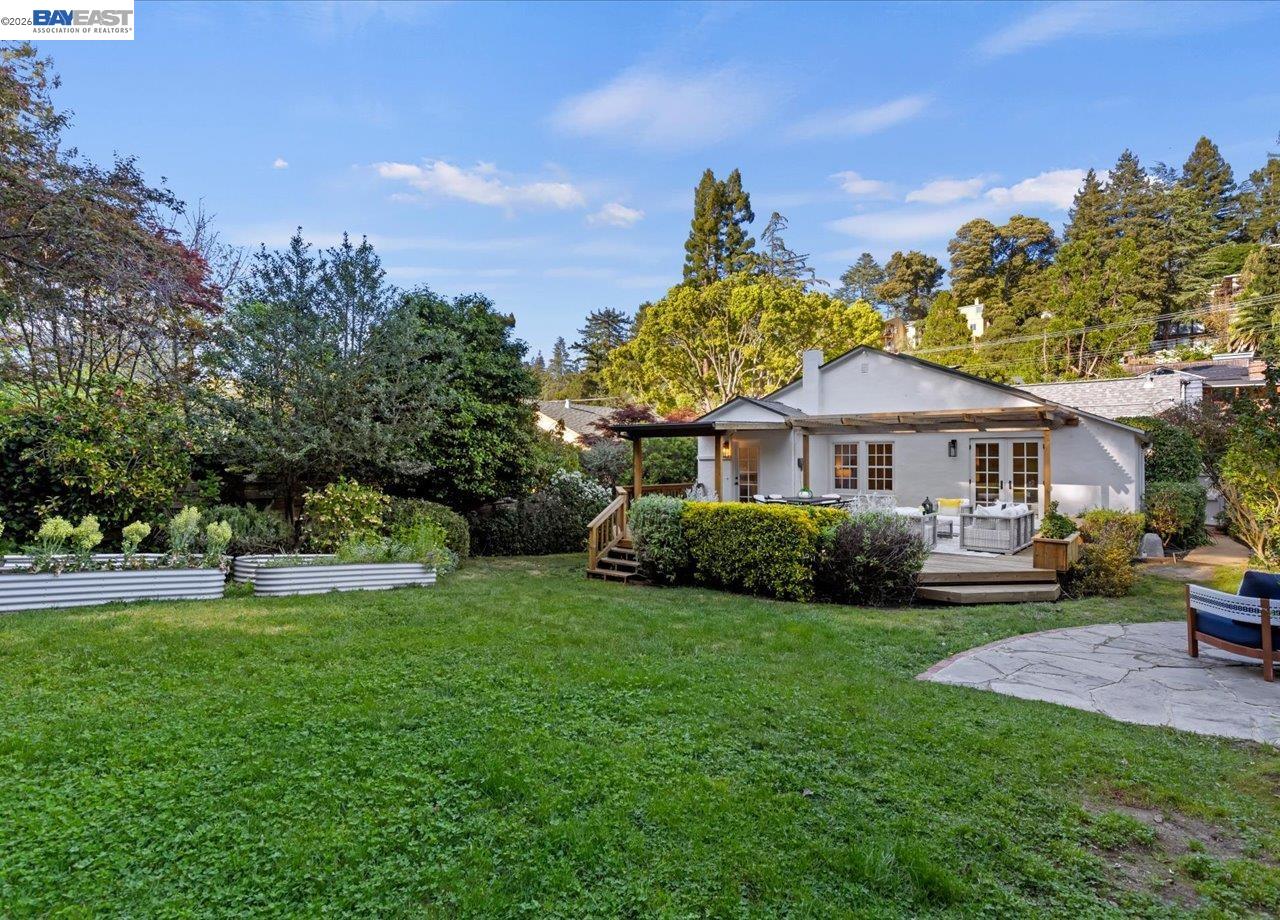 Detail Gallery Image 51 of 58 For 1731 Mountain Blvd, Oakland,  CA 94611 - 3 Beds | 2 Baths