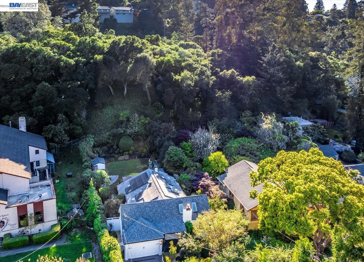 Detail Gallery Image 52 of 58 For 1731 Mountain Blvd, Oakland,  CA 94611 - 3 Beds | 2 Baths