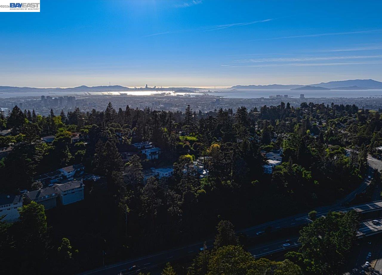 Detail Gallery Image 56 of 58 For 1731 Mountain Blvd, Oakland,  CA 94611 - 3 Beds | 2 Baths