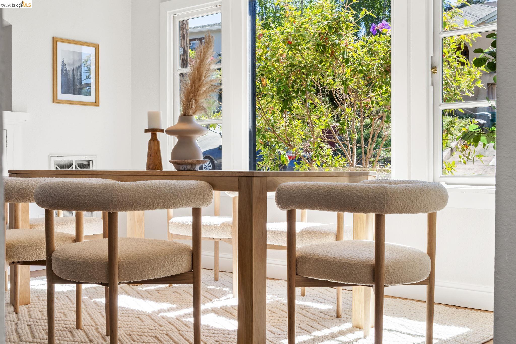 Detail Gallery Image 12 of 54 For 700 Calmar Ave., Oakland,  CA 94610 - 4 Beds | 3 Baths