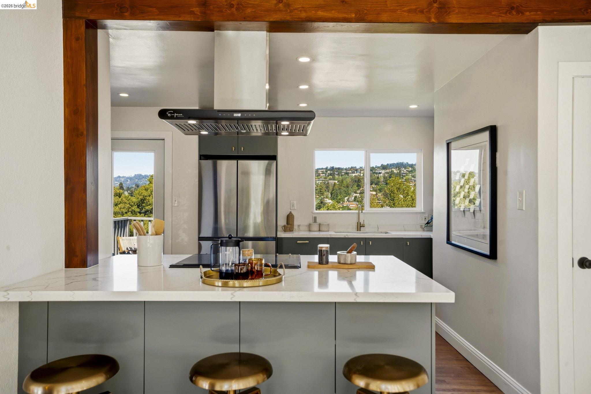 Detail Gallery Image 14 of 54 For 700 Calmar Ave., Oakland,  CA 94610 - 4 Beds | 3 Baths