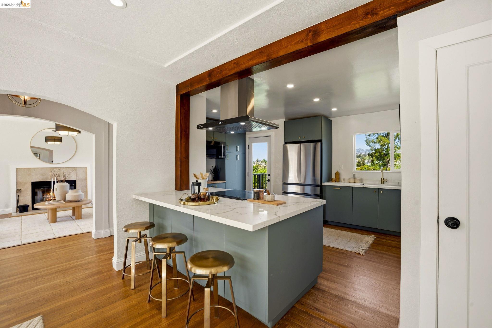 Detail Gallery Image 16 of 54 For 700 Calmar Ave., Oakland,  CA 94610 - 4 Beds | 3 Baths