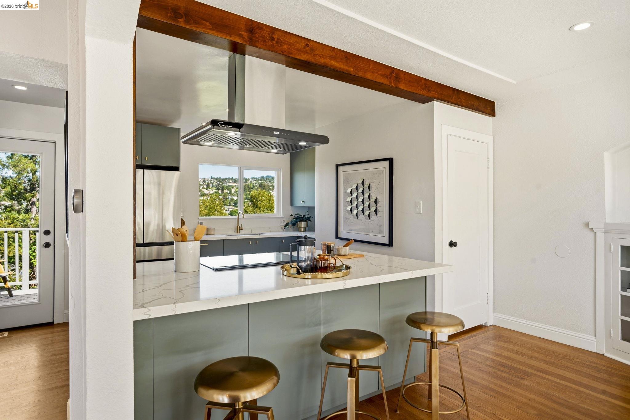 Detail Gallery Image 17 of 54 For 700 Calmar Ave., Oakland,  CA 94610 - 4 Beds | 3 Baths